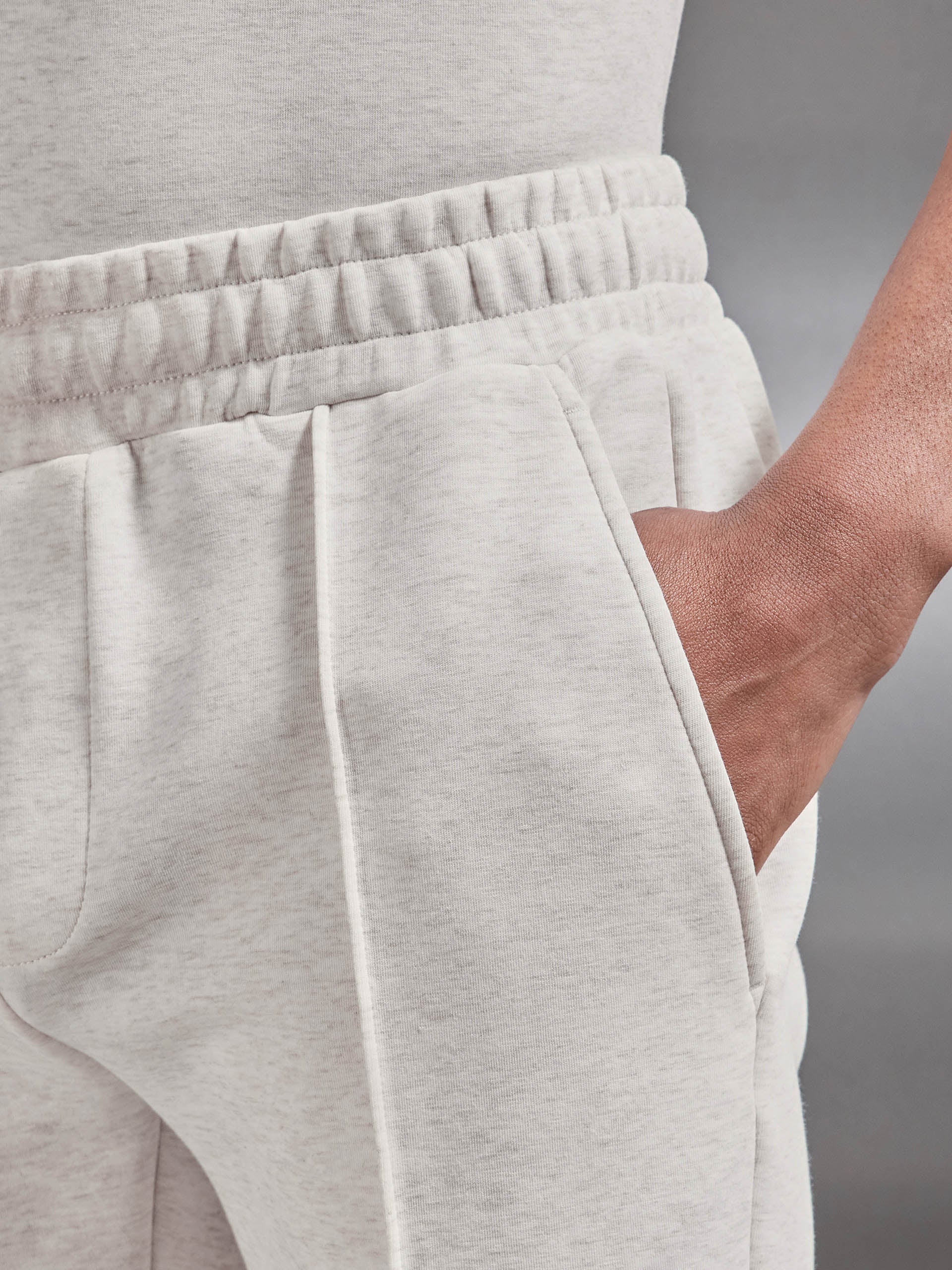 Everyday Luxe Short in Oatmeal