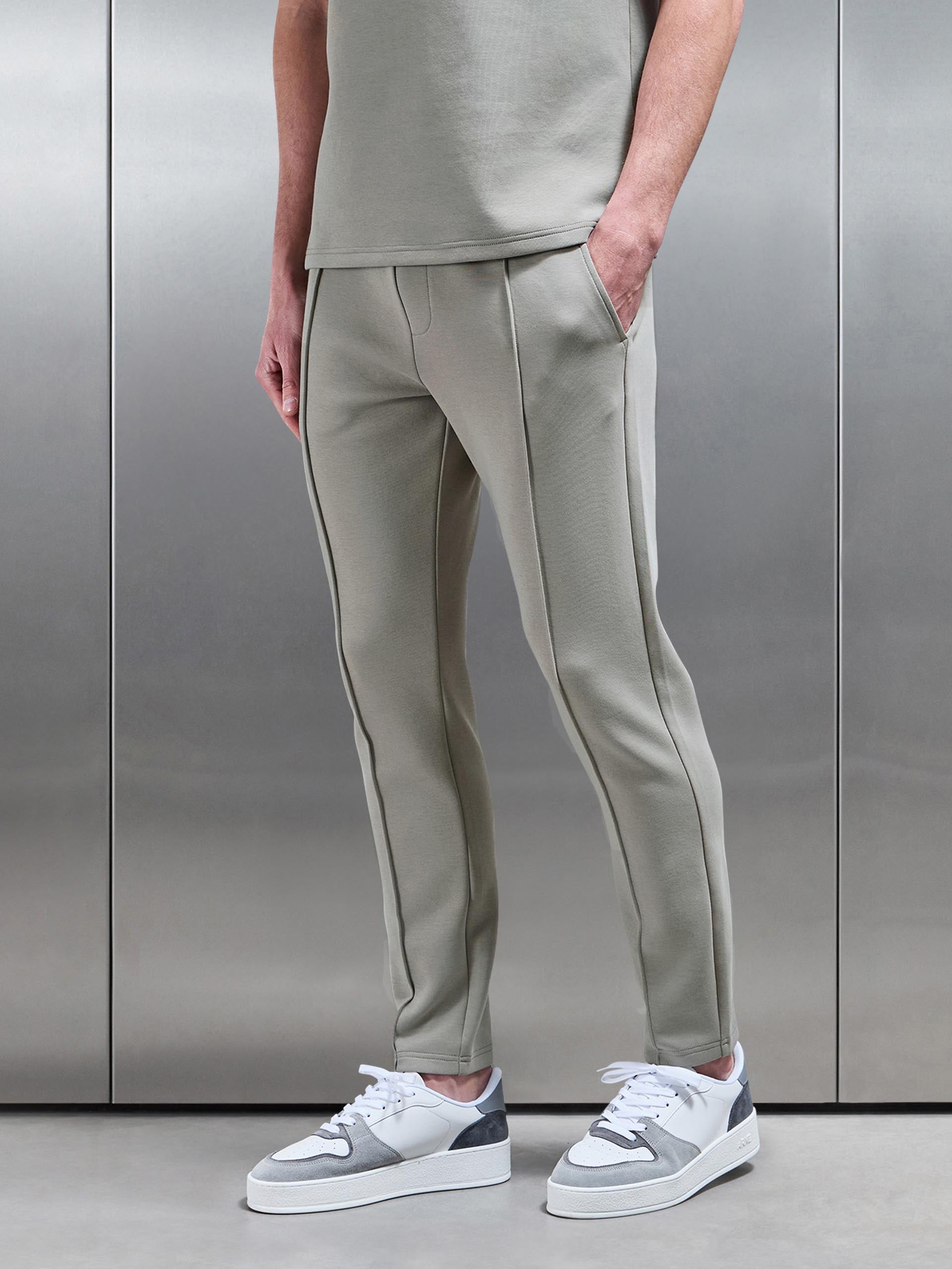 Everyday Luxe Slim Fit Jogger in Stone