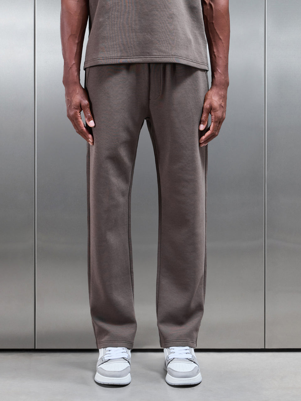 Everyday Luxe Straight Leg Jogger in Brown