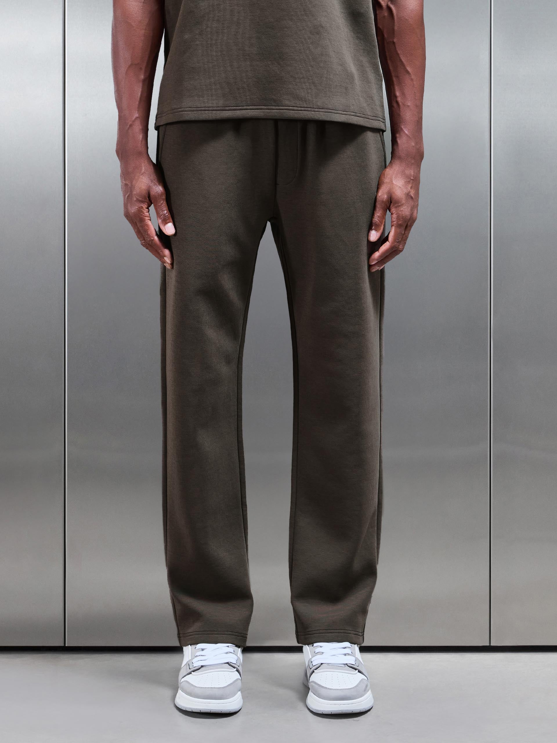 Everyday Luxe Straight Leg Jogger in Brown