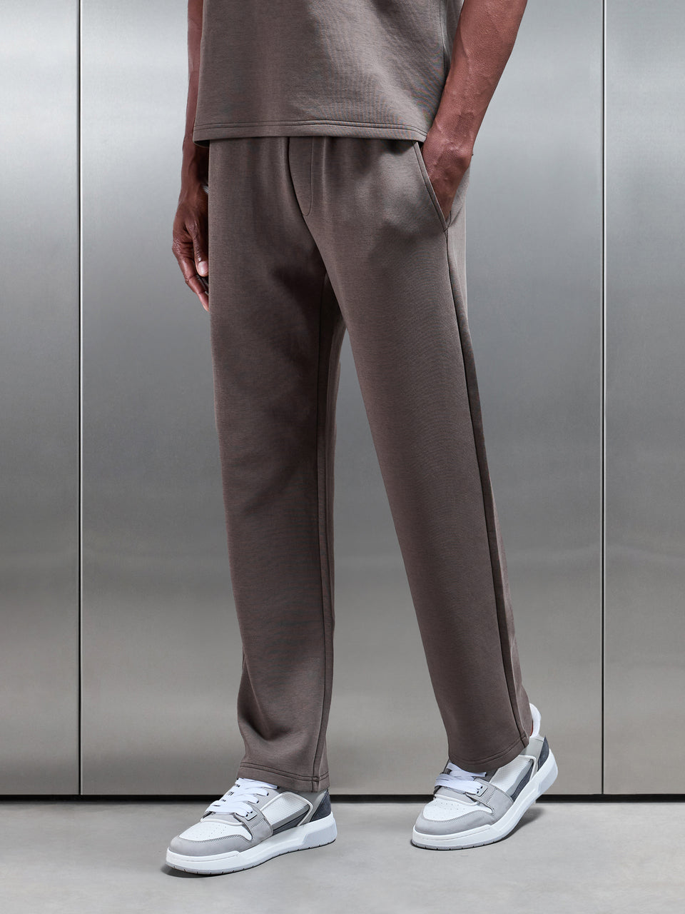 Everyday Luxe Straight Leg Jogger in Brown