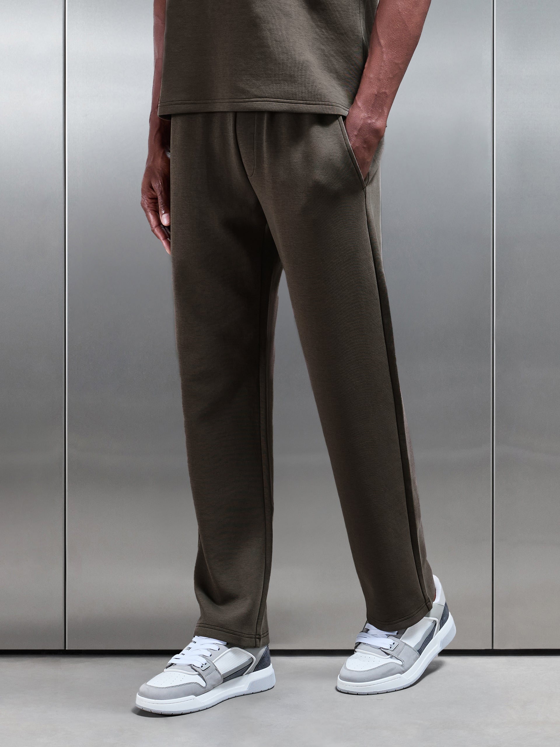 Everyday Luxe Straight Leg Jogger in Brown
