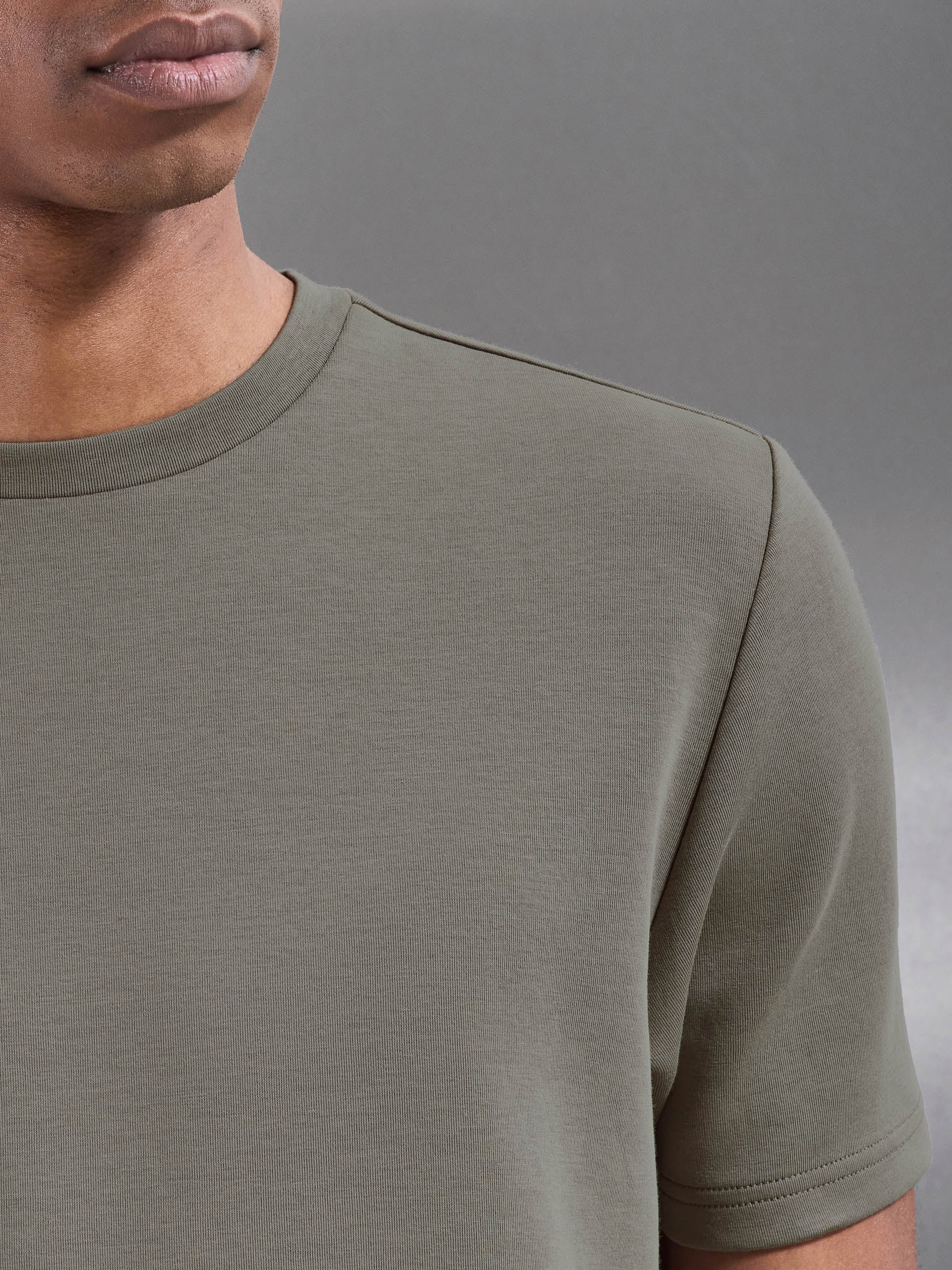 Everyday Luxe T-Shirt in Olive