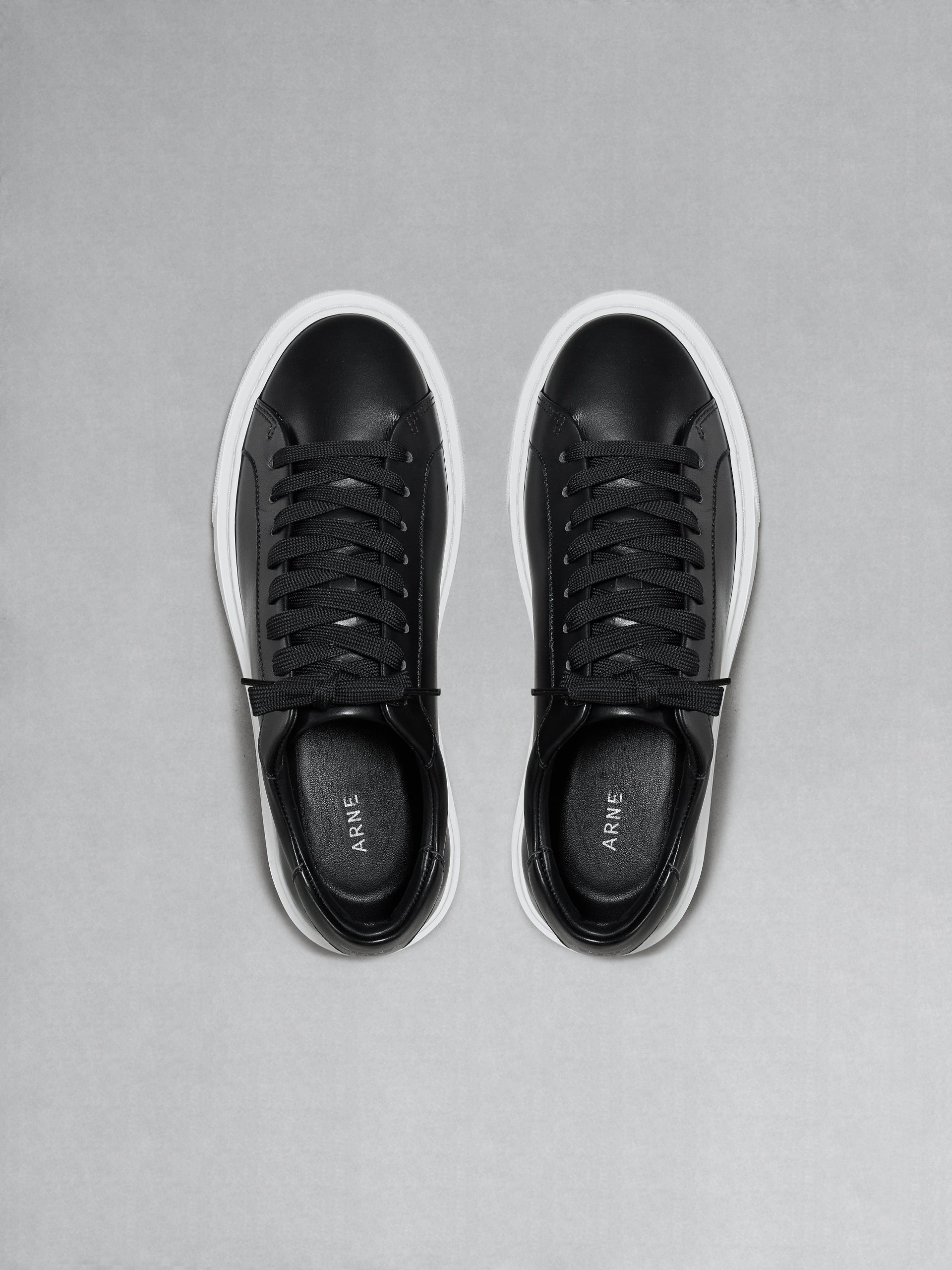 Essential Leather Trainer in Black