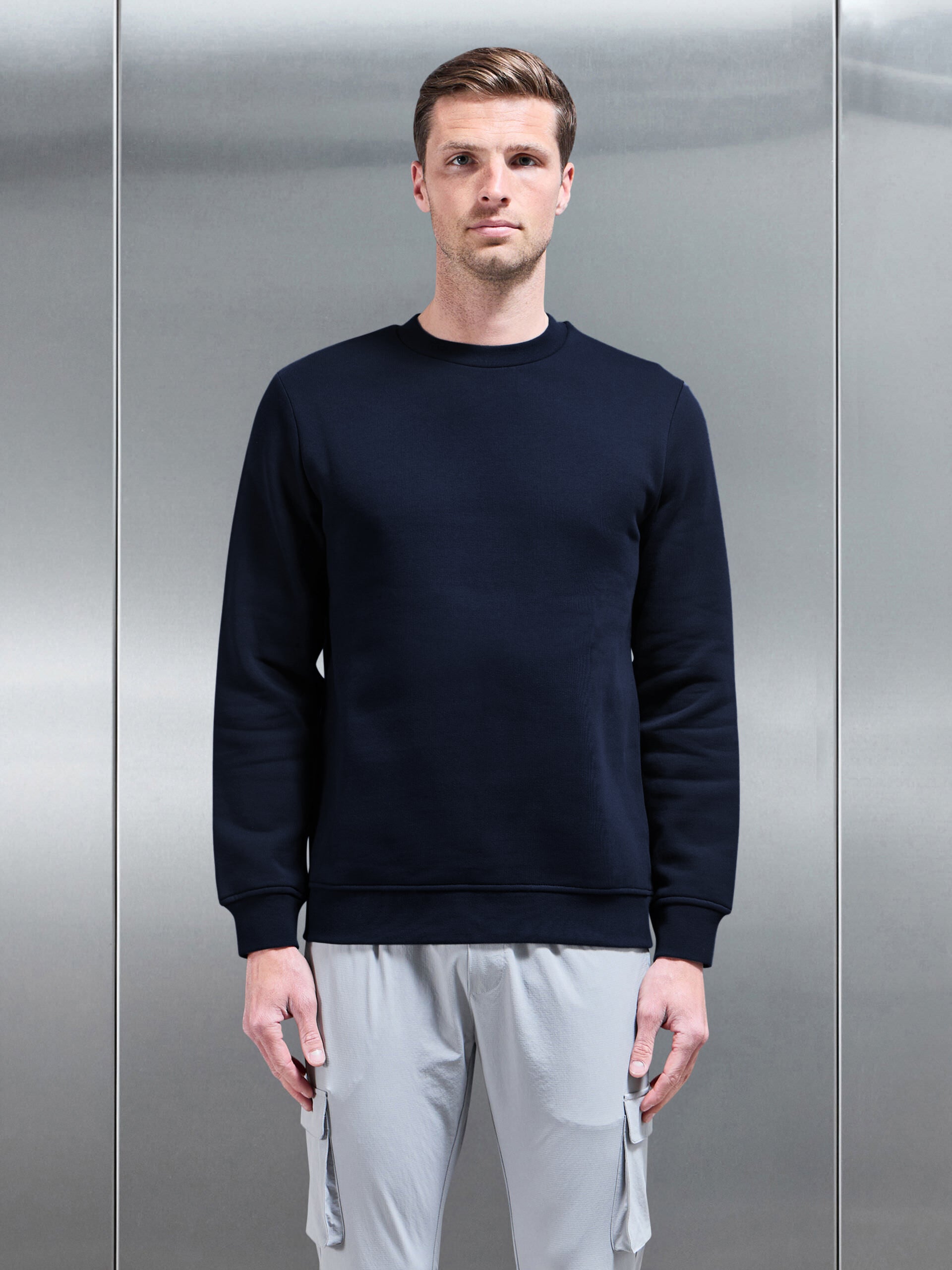 Essential Sweatshirt in Navy