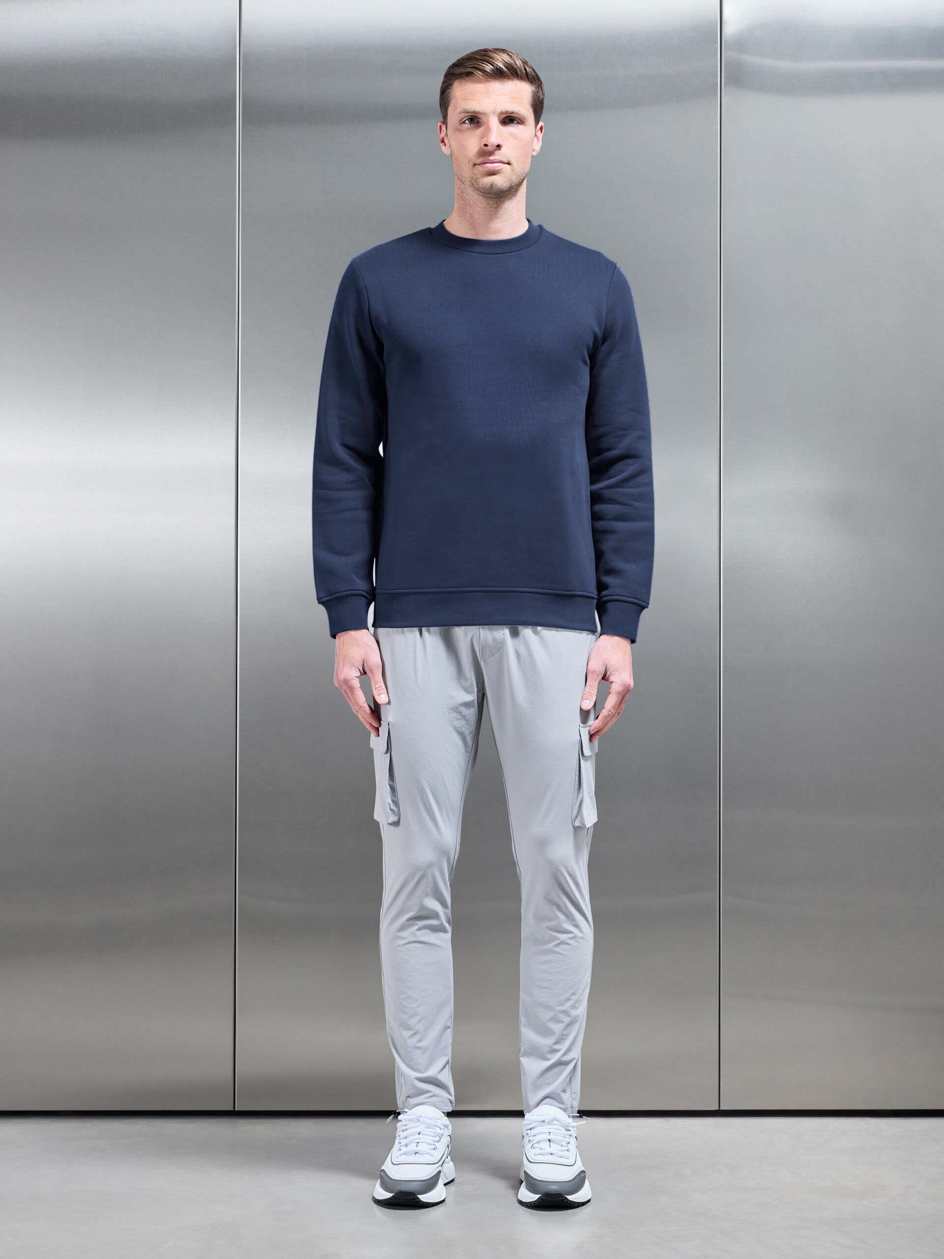 Essential Sweatshirt in Navy