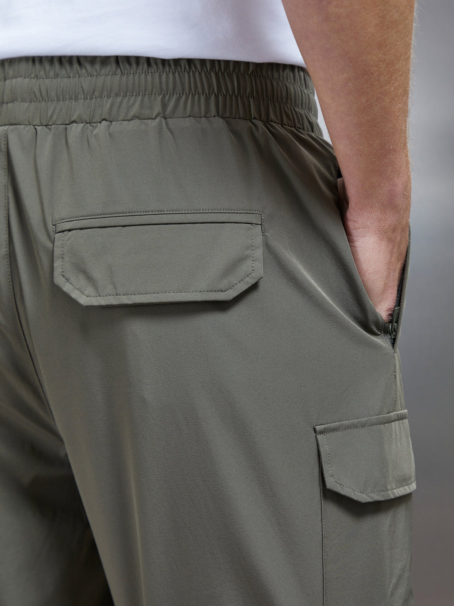 Flat Pocket Technical Cargo Short in Olive