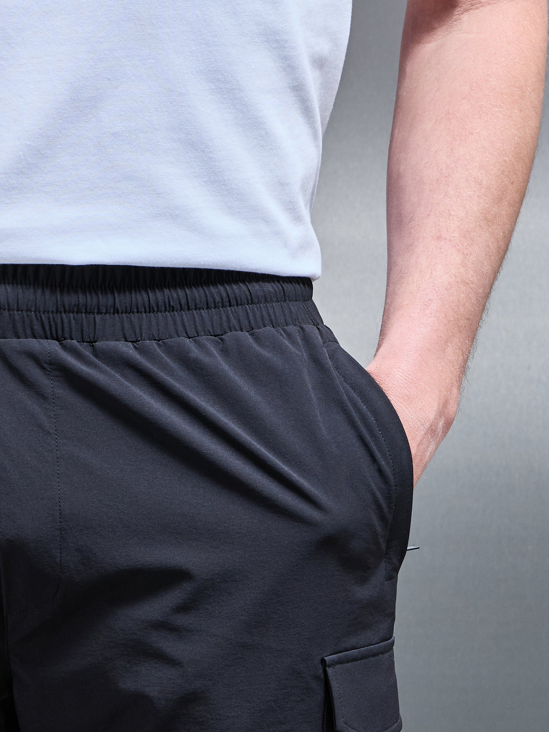 Flat Pocket Technical Cargo Short in Black
