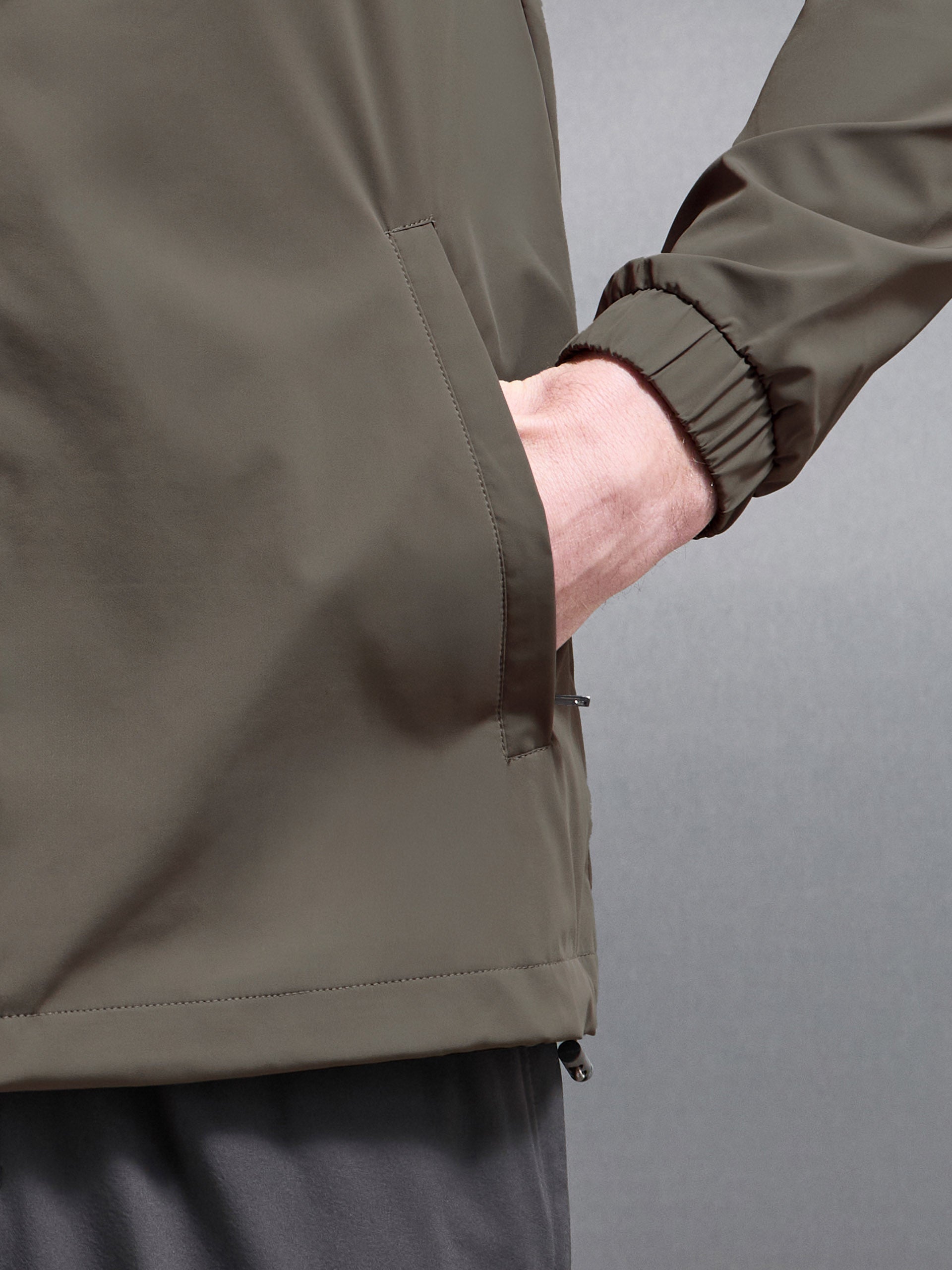 Flex Shell Windbreaker in Olive