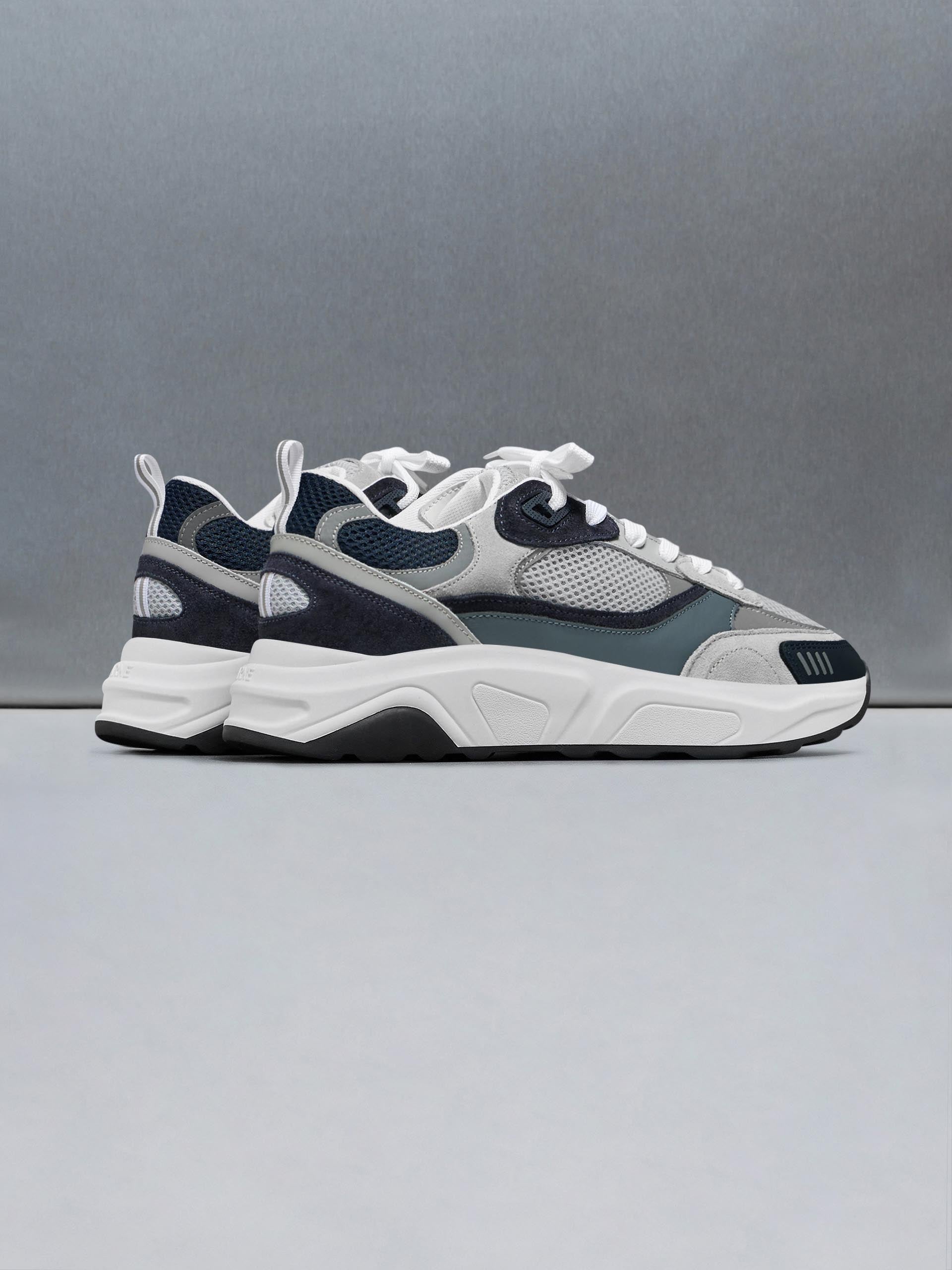 Flow Runner in Air Force Blue