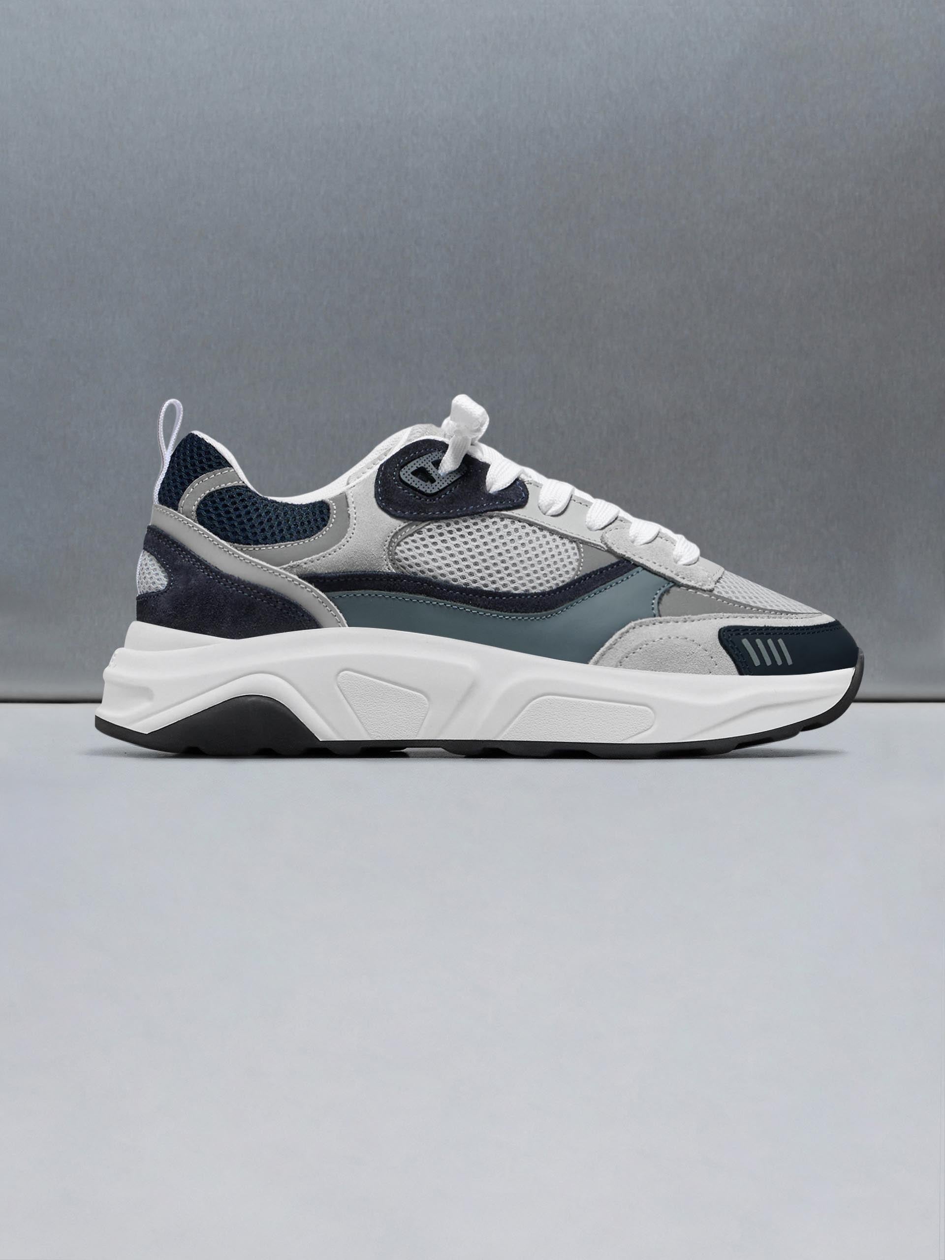 Flow Runner in Air Force Blue