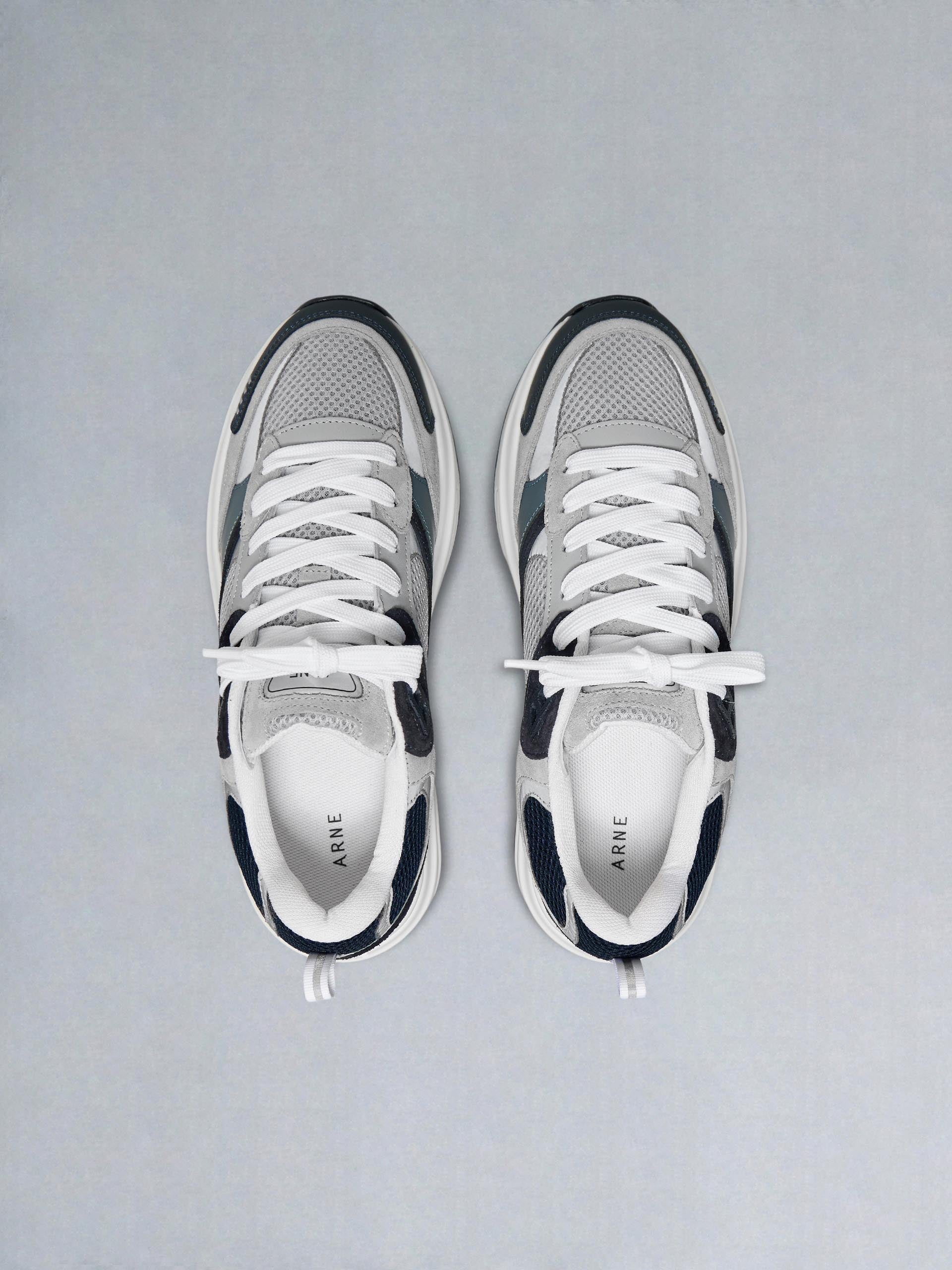 Flow Runner in Air Force Blue