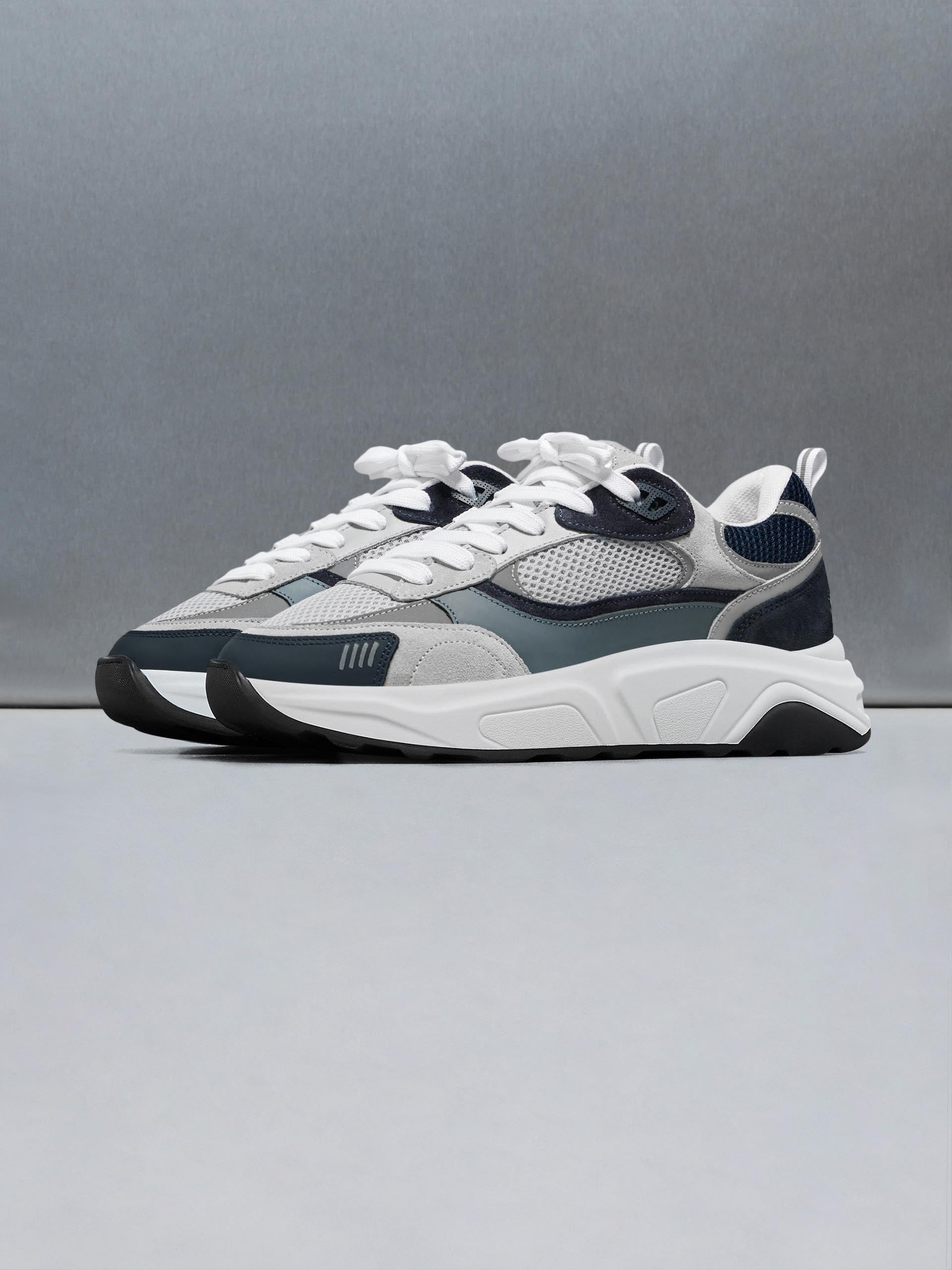 Flow Runner in Air Force Blue