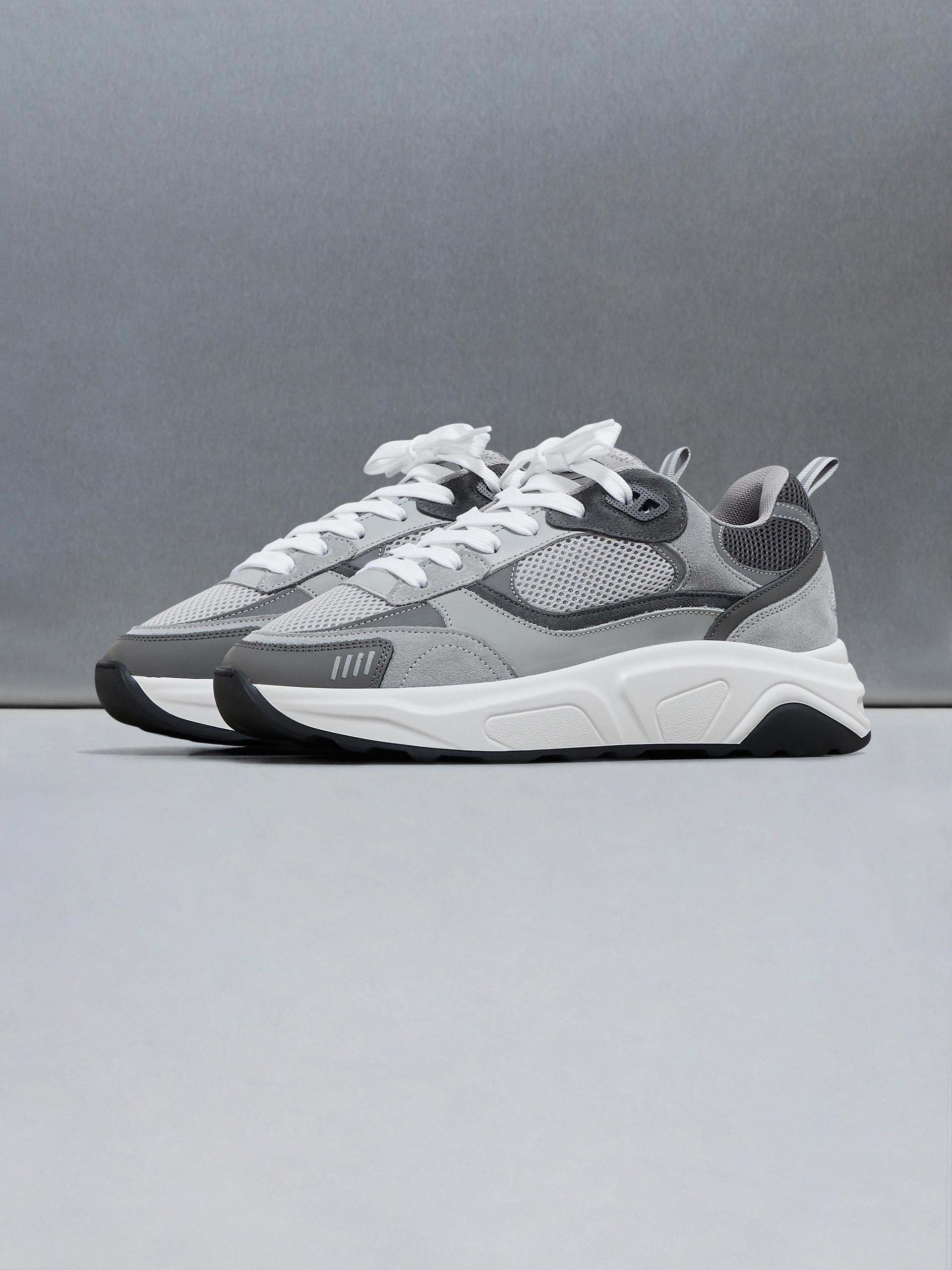 Flow Runner in Grey