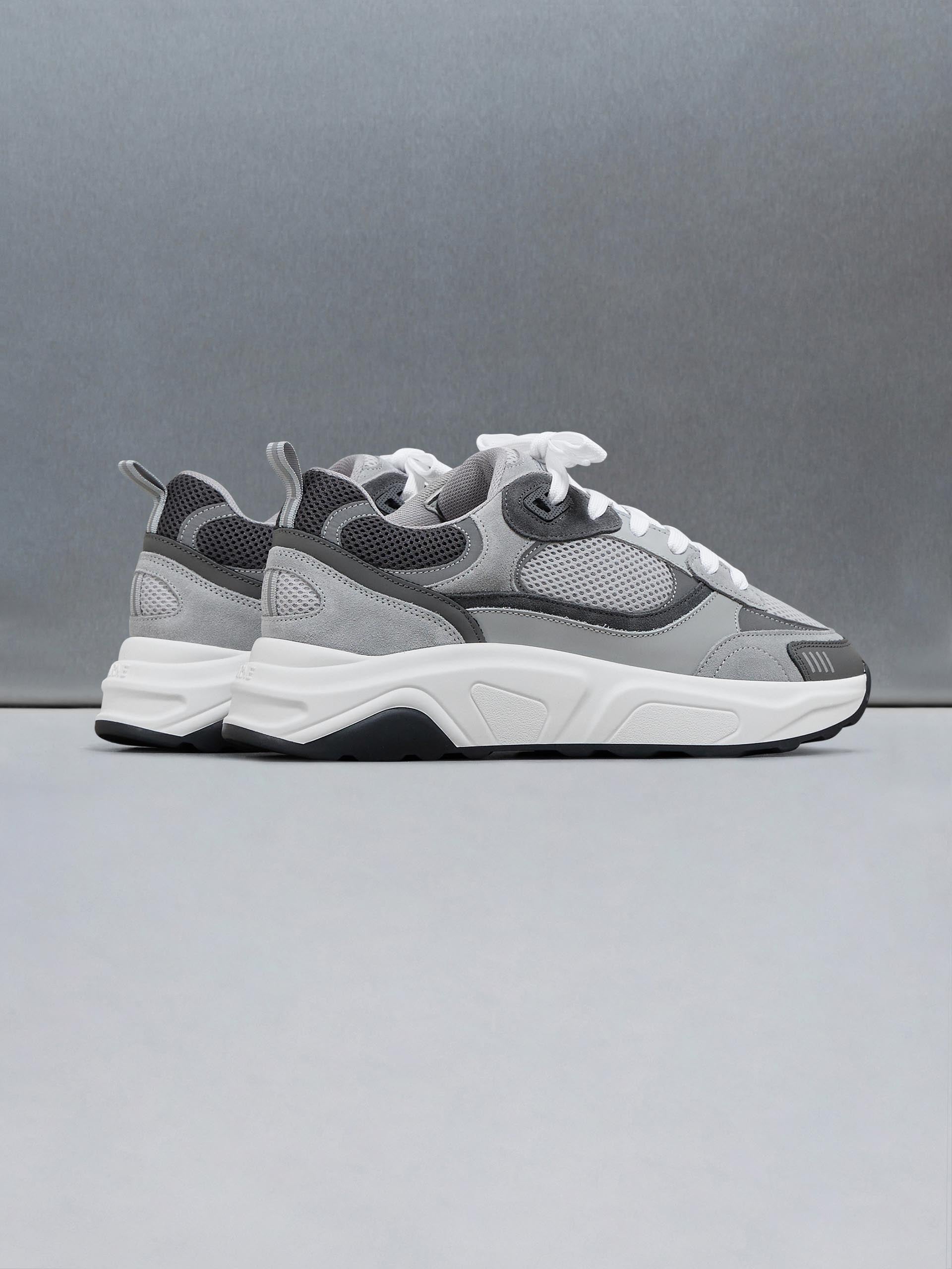 Flow Runner in Grey