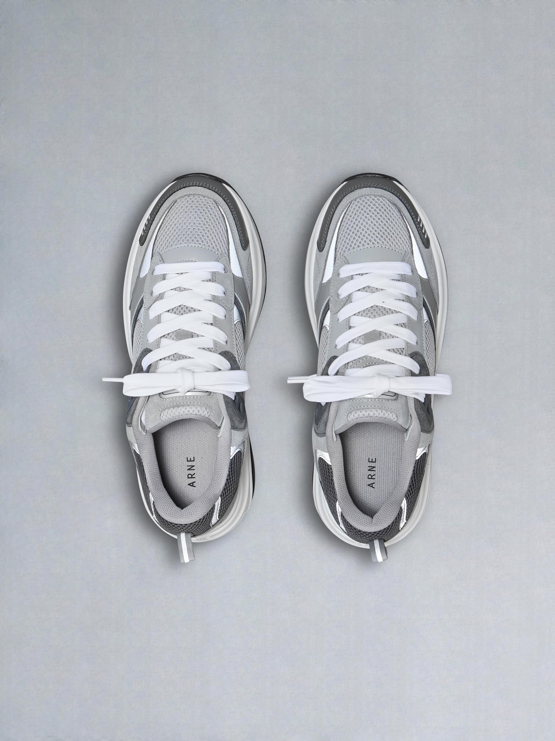 Flow Runner in Grey