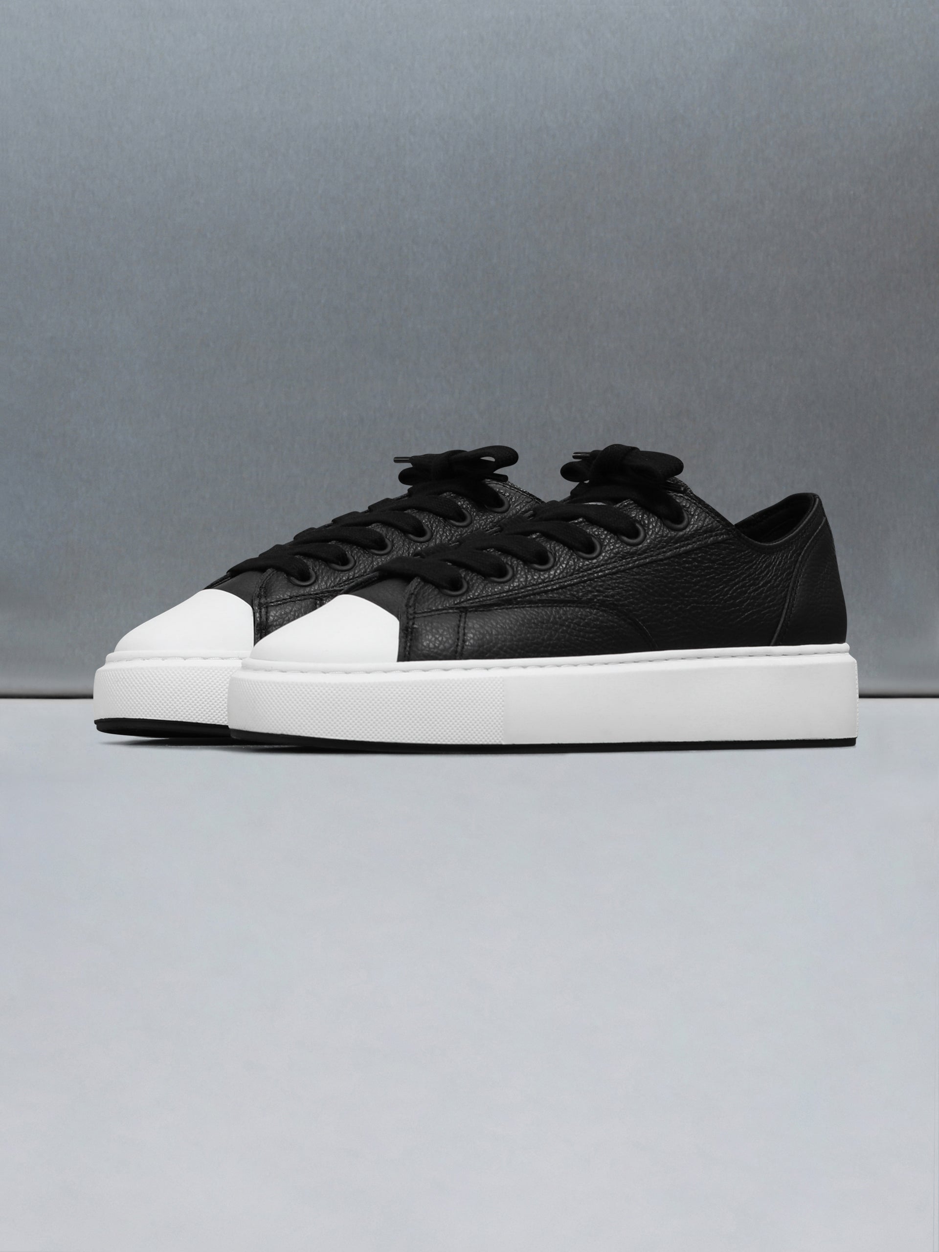 Homerun Tumbled Leather in Black