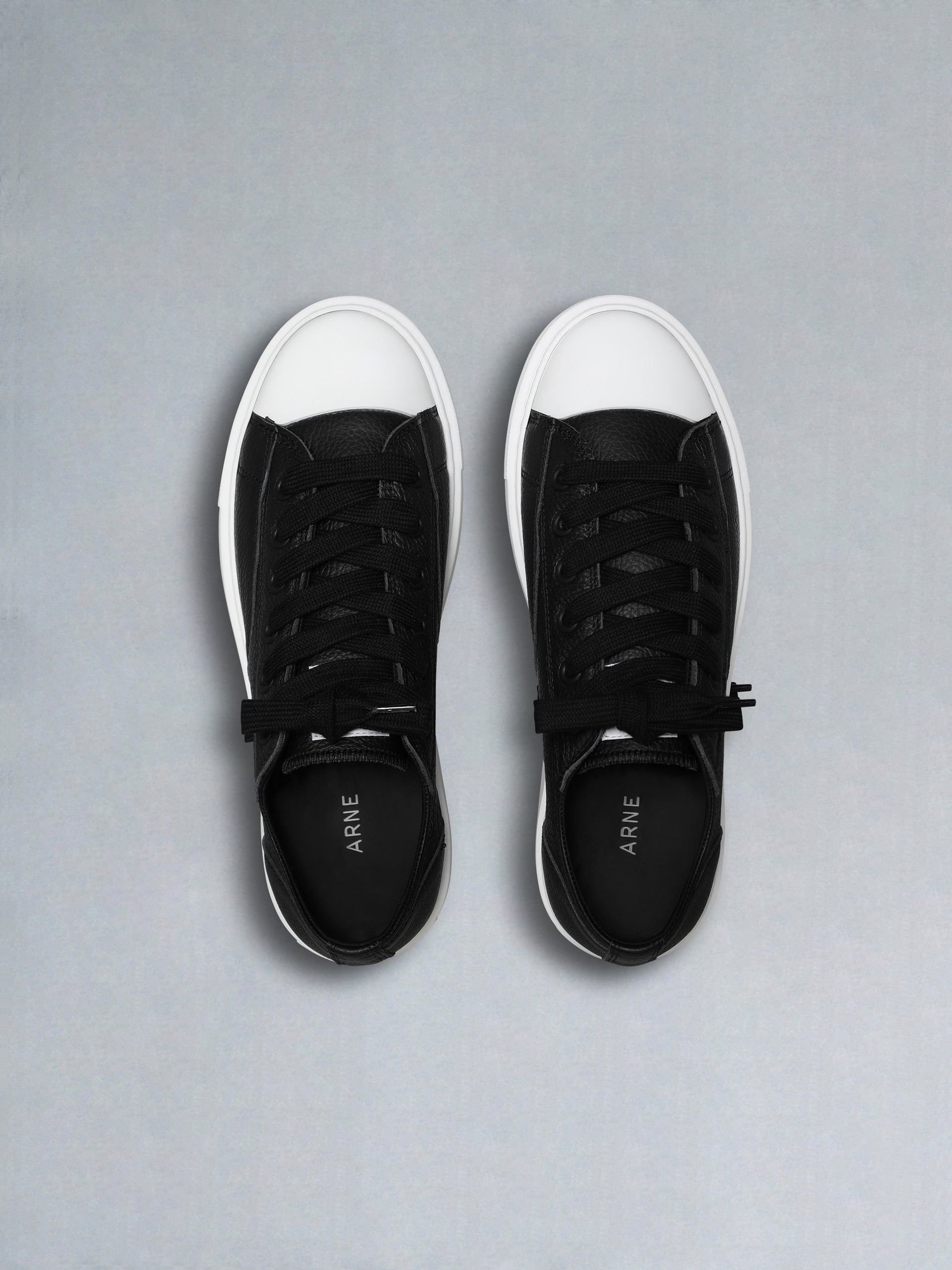 Homerun Tumbled Leather in Black