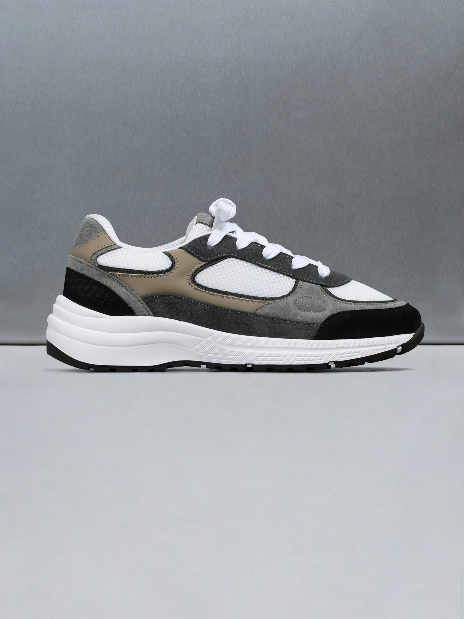 Apollo Runner in White Safari