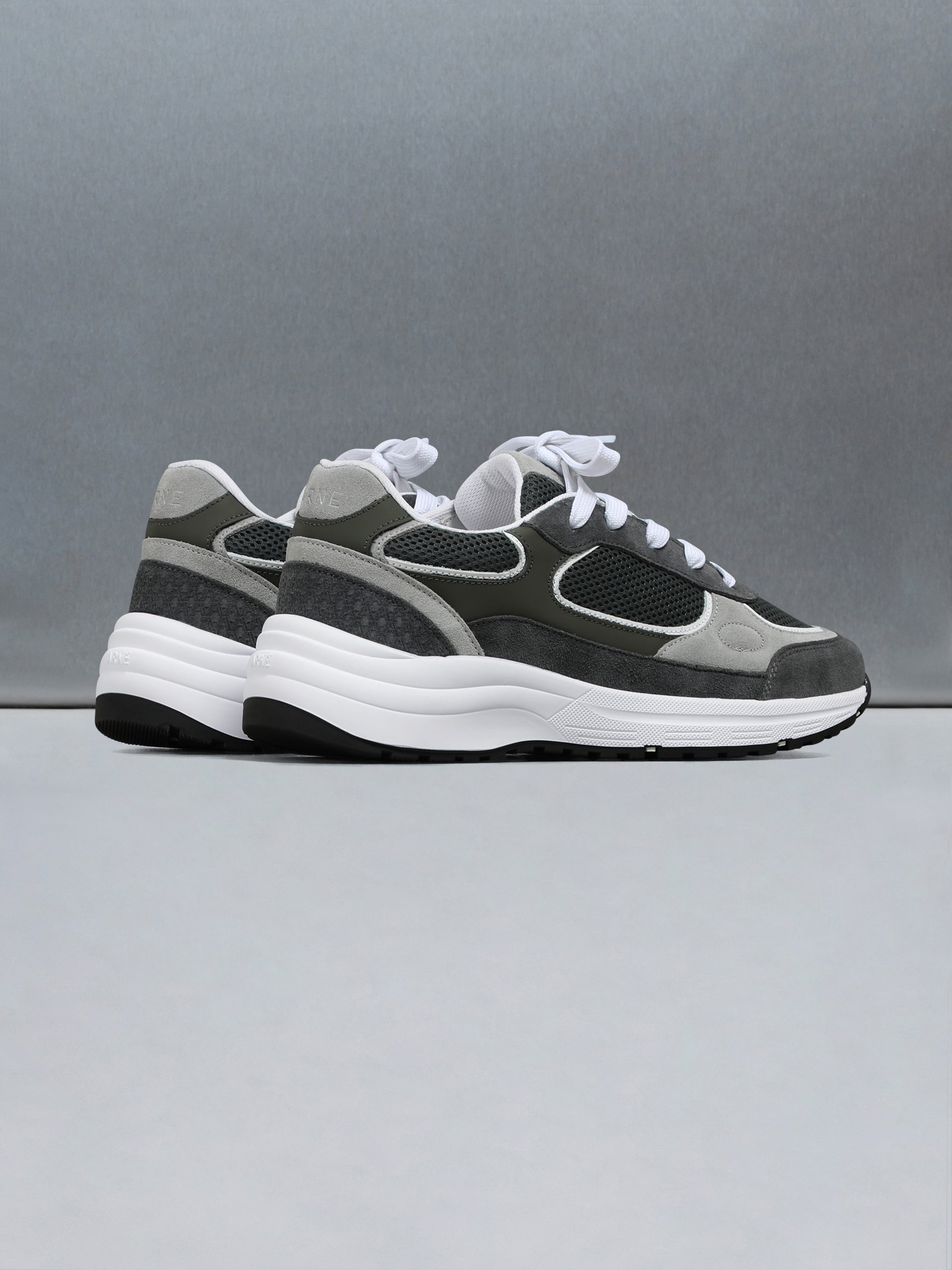 Apollo Runner in Forest Grey