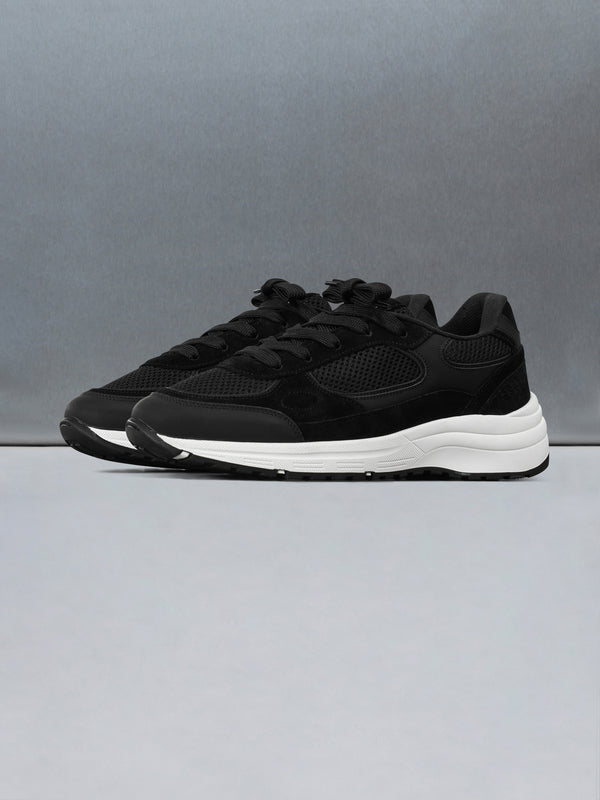 Apollo Runner in Black