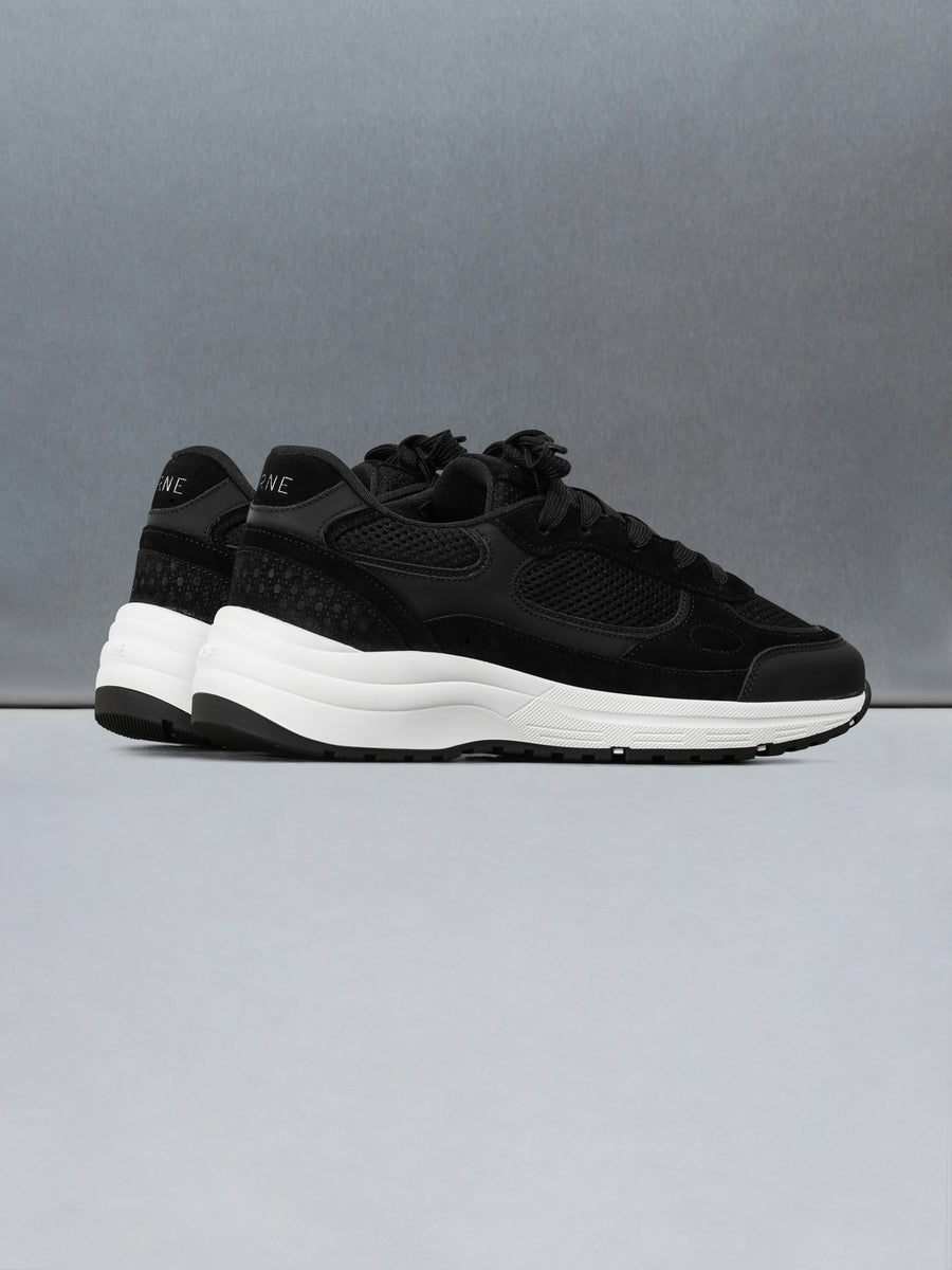 Apollo Runner in Black