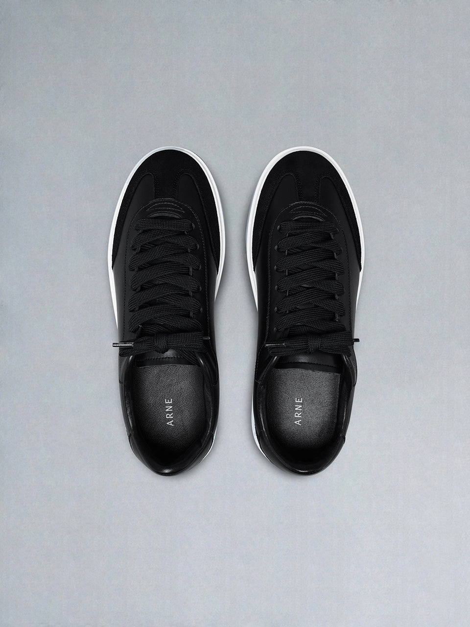 Tennis Trainer in Black