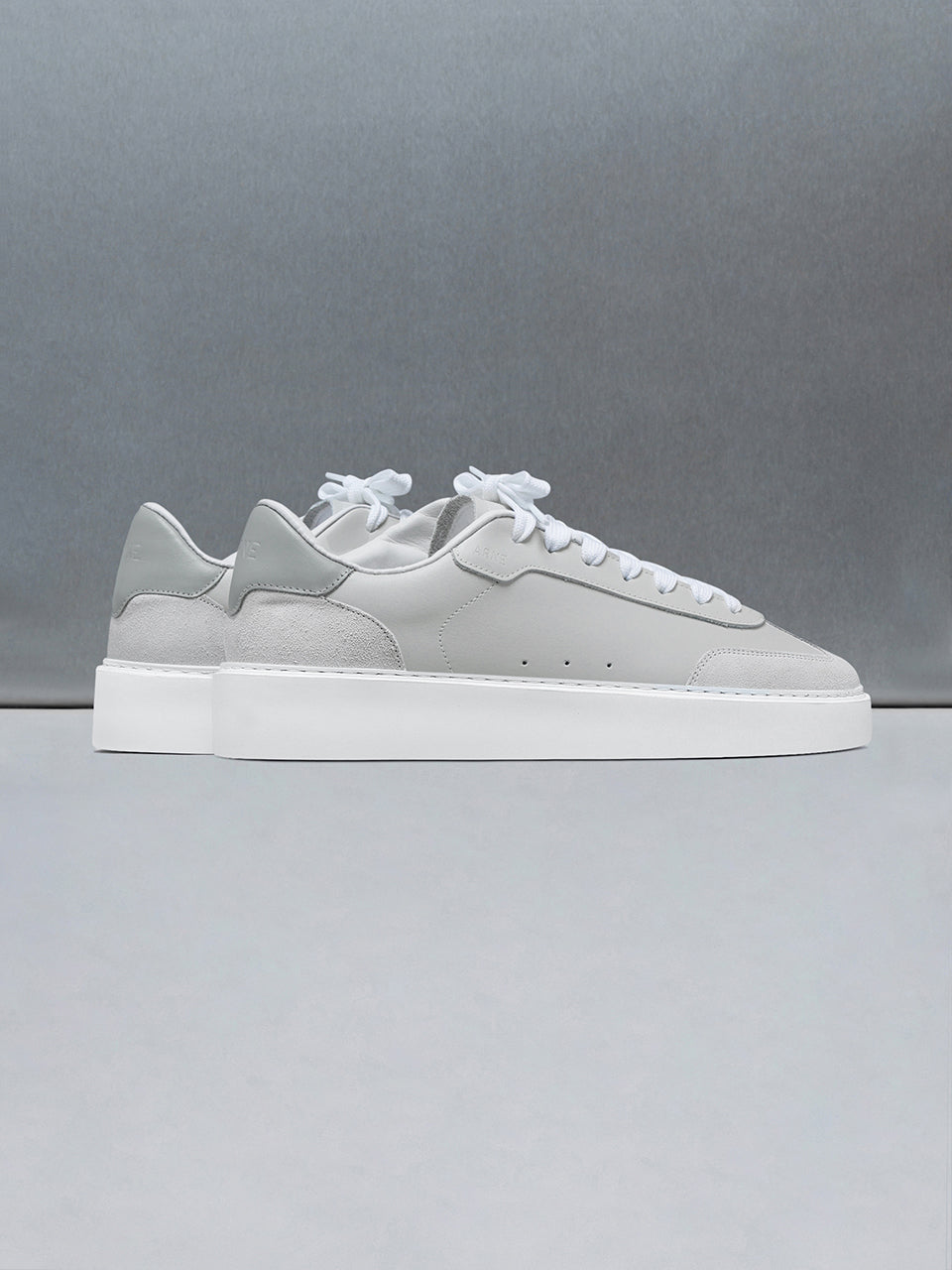 Tennis Trainer in Stone