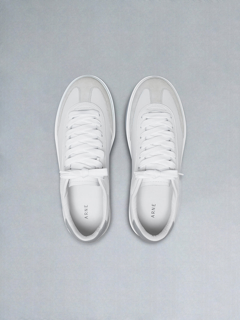 Tennis Trainer in White Grey
