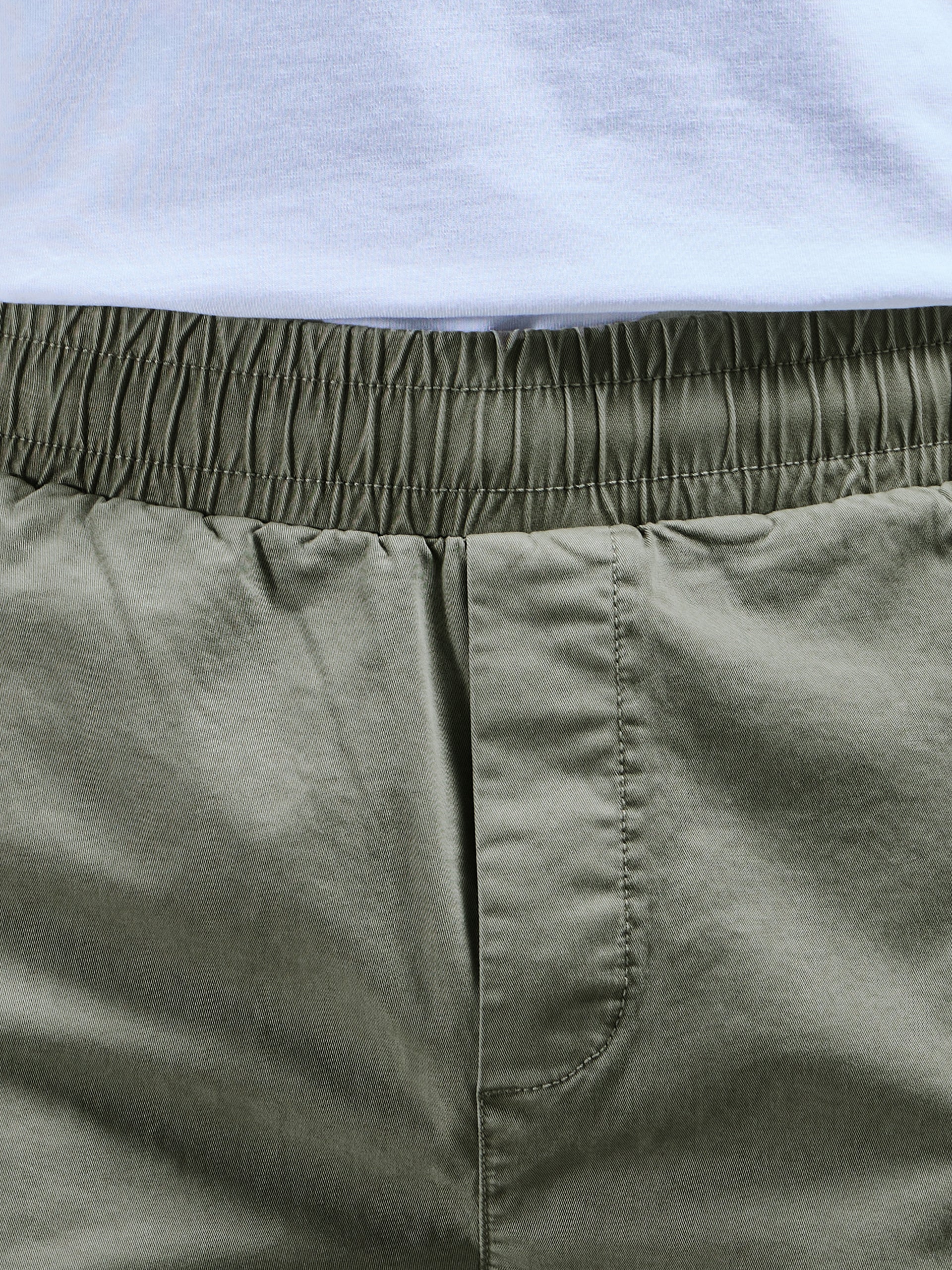 Garment Dye Cargo Short in Olive