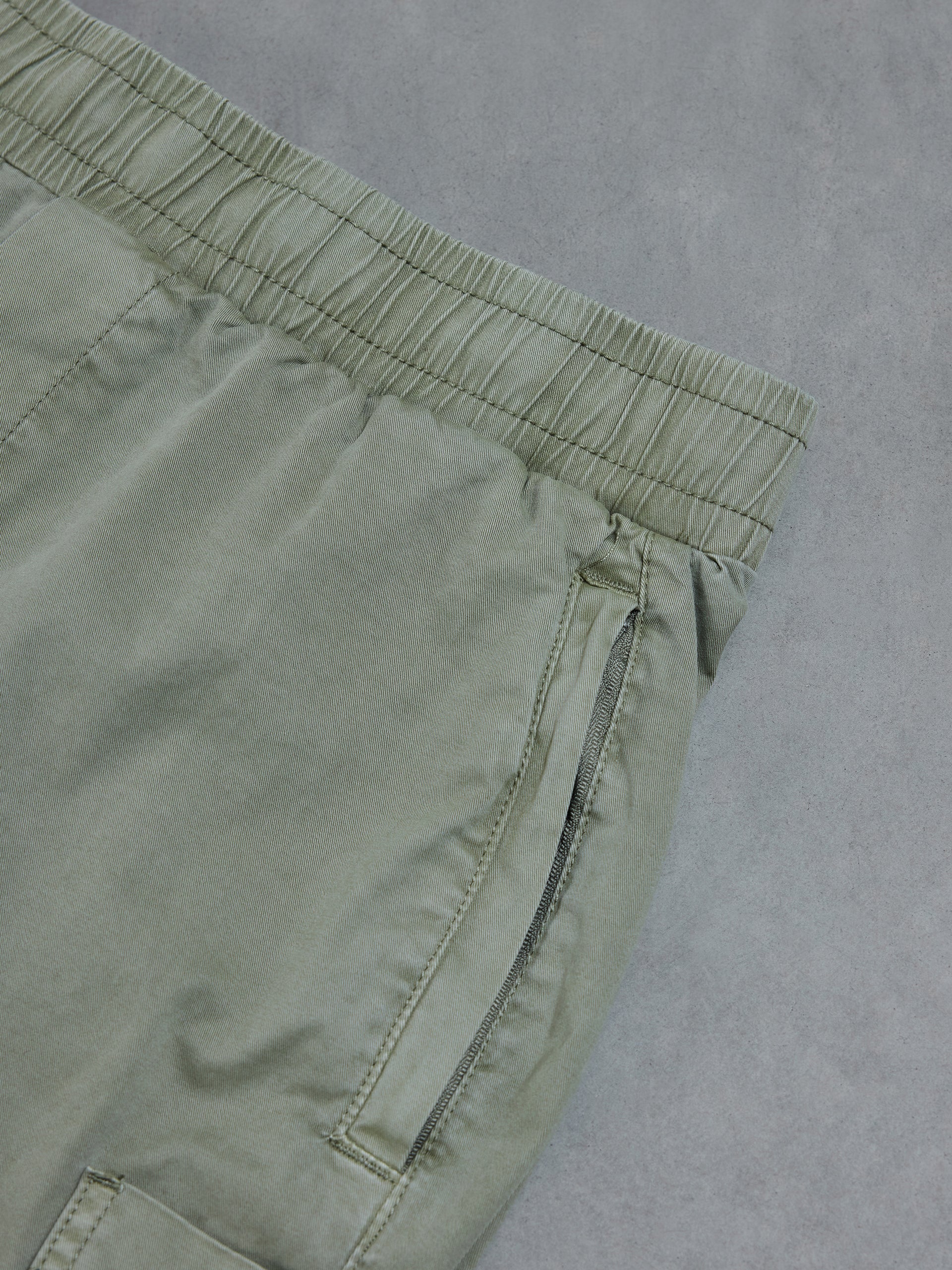 Garment Dye Cargo Short in Olive