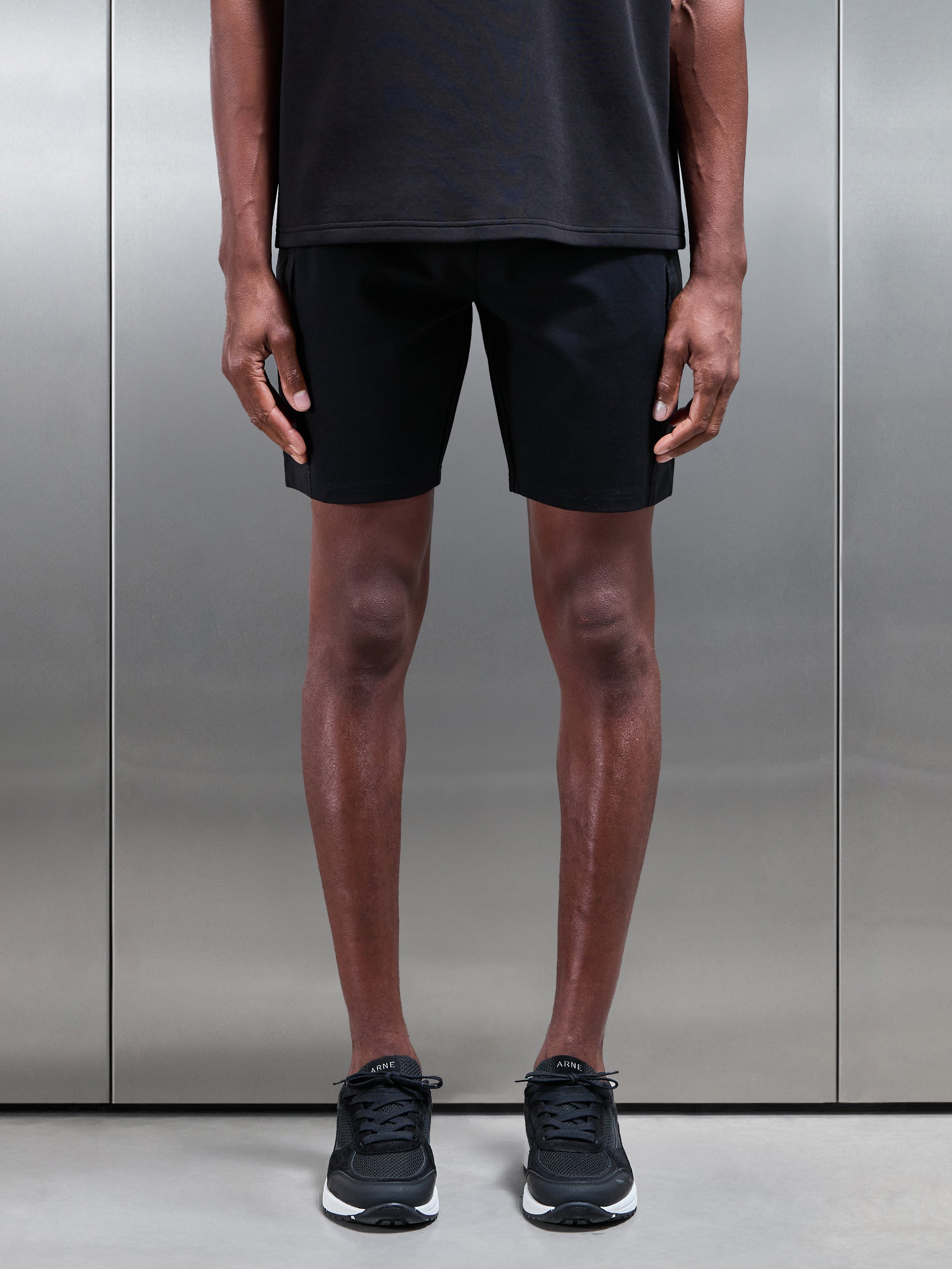 Hybrid Cargo Short in Black