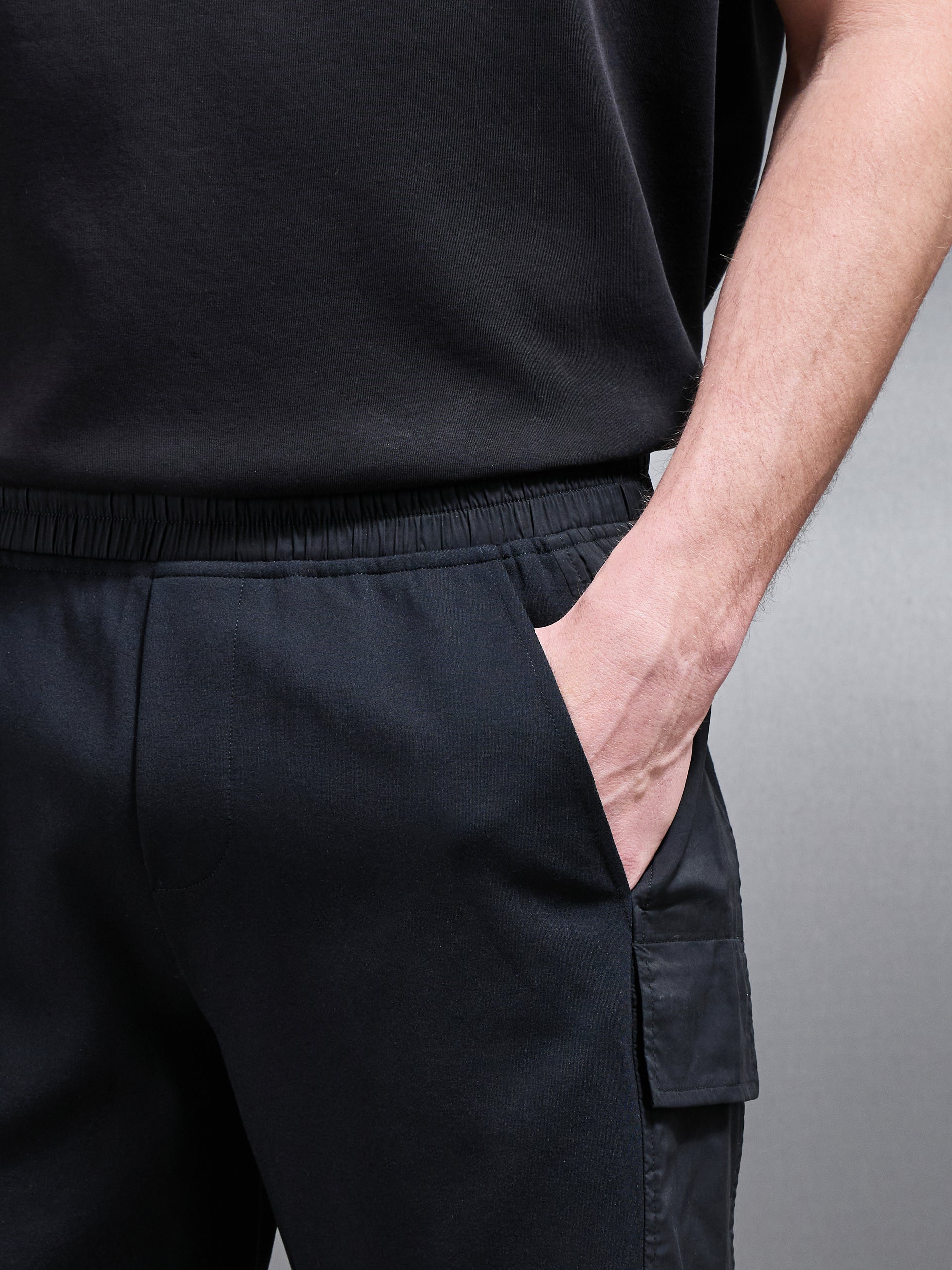 Hybrid Cargo Short in Black