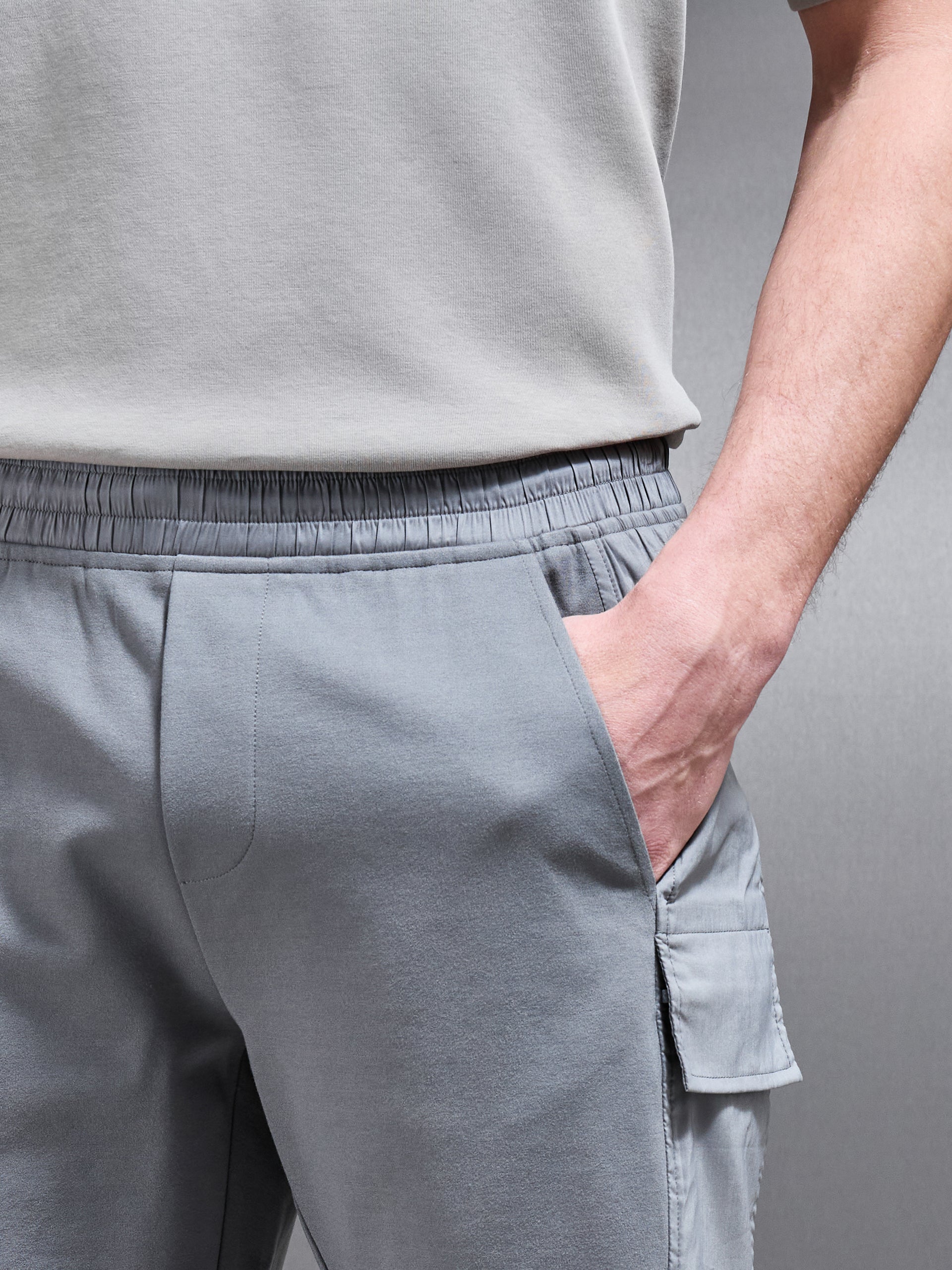 Hybrid Cargo Short in Grey