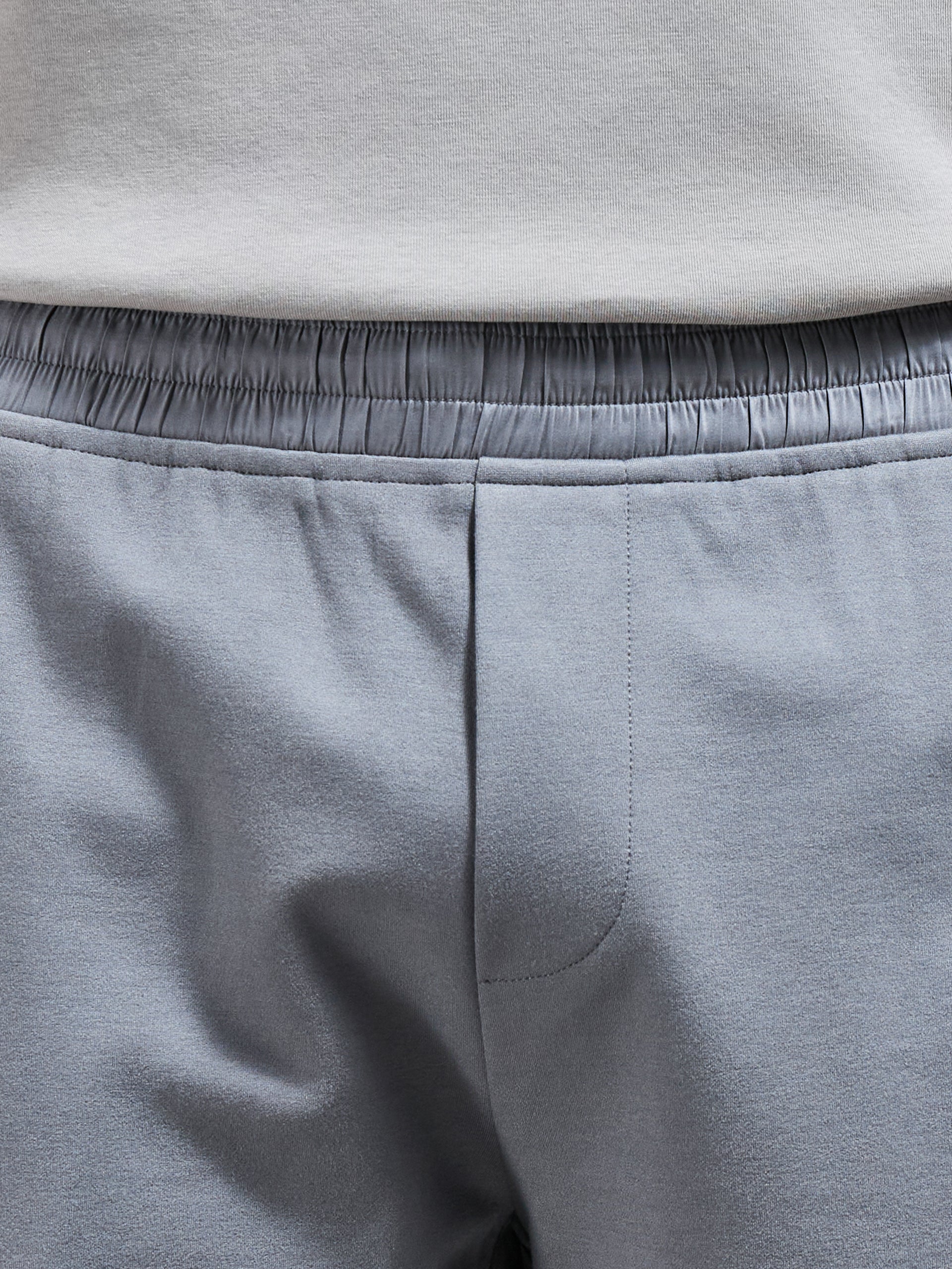 Hybrid Cargo Short in Grey