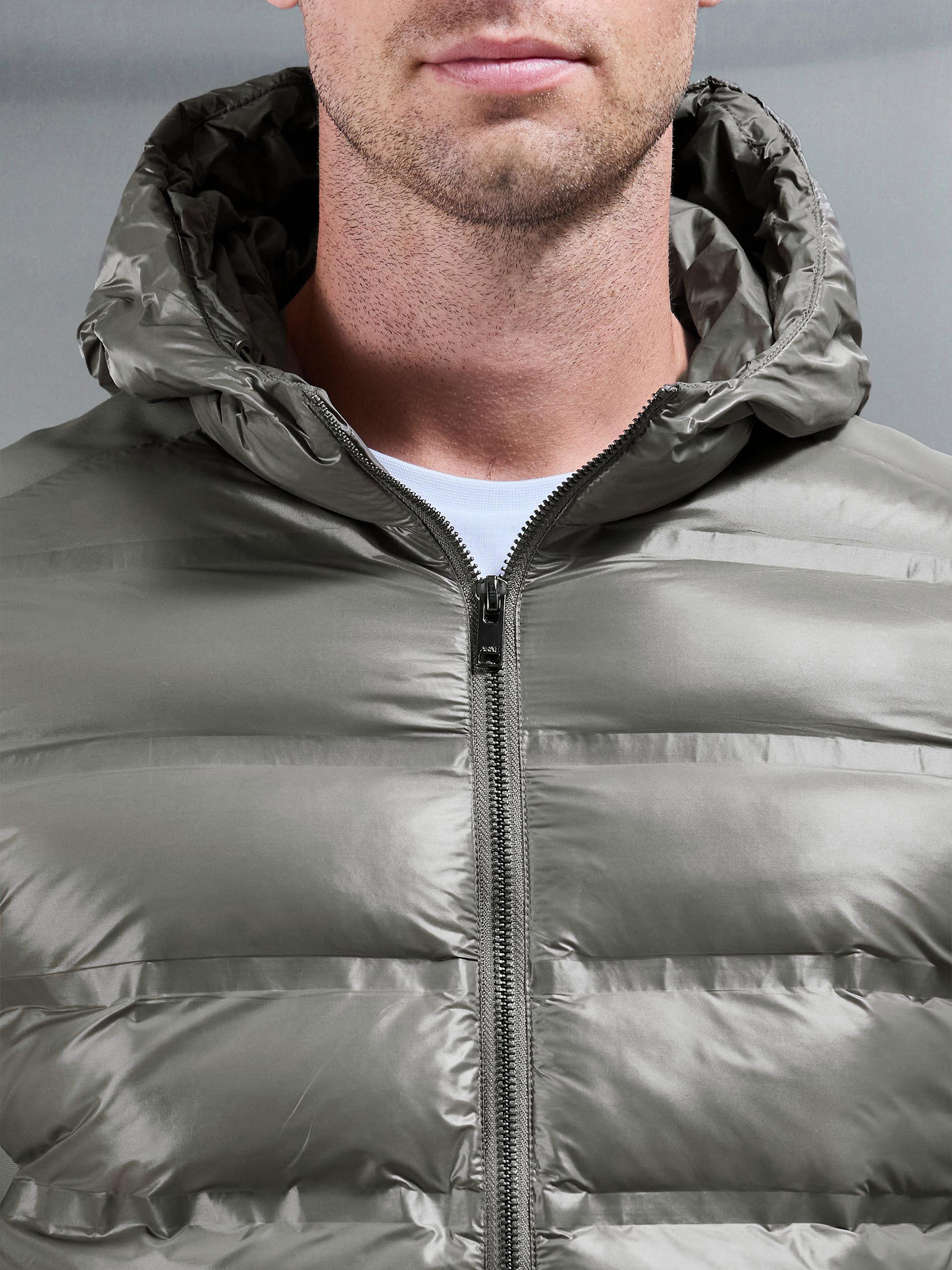 Hybrid Puffer Jacket in Olive