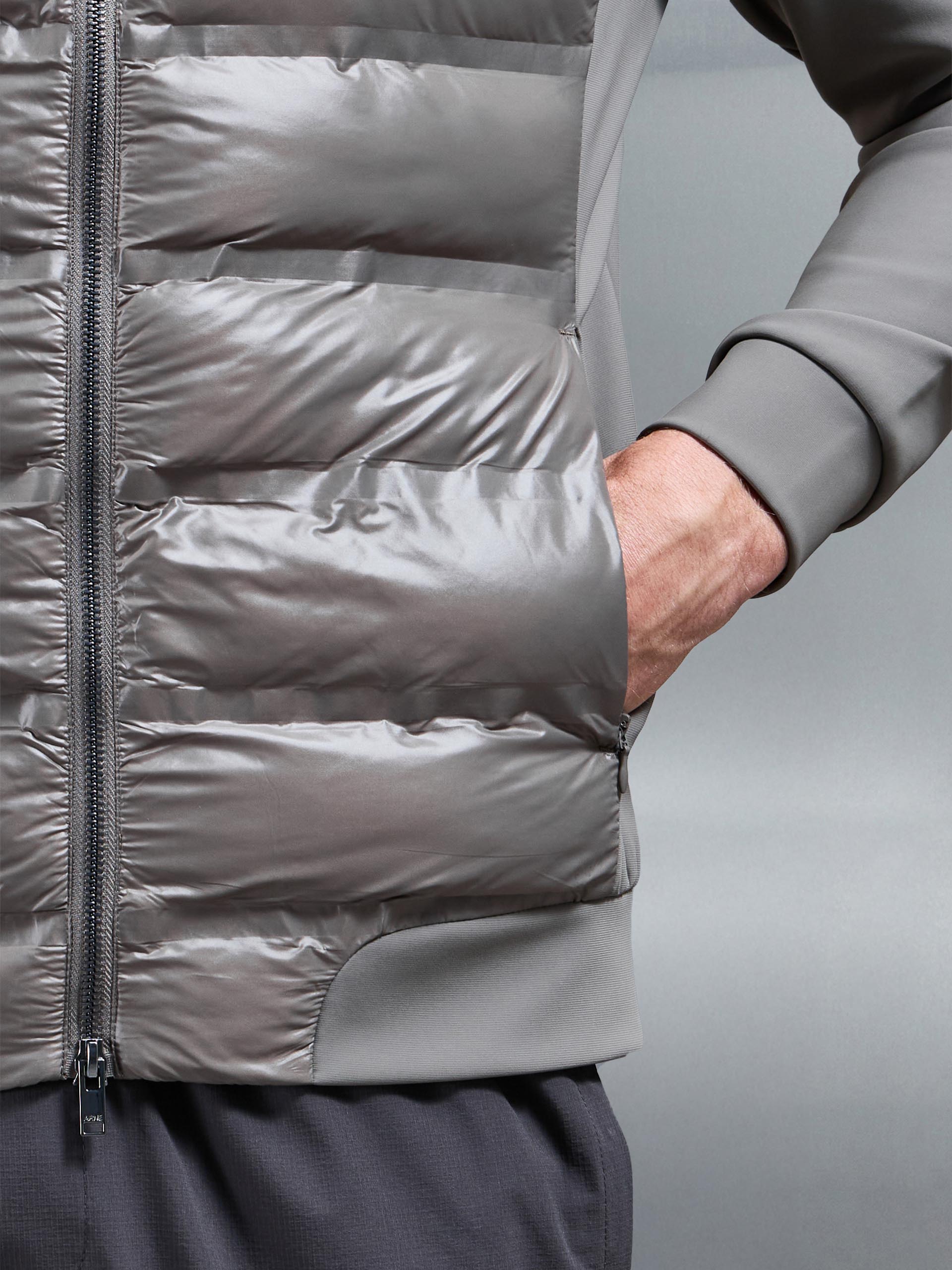 Hybrid Puffer Jacket in Olive