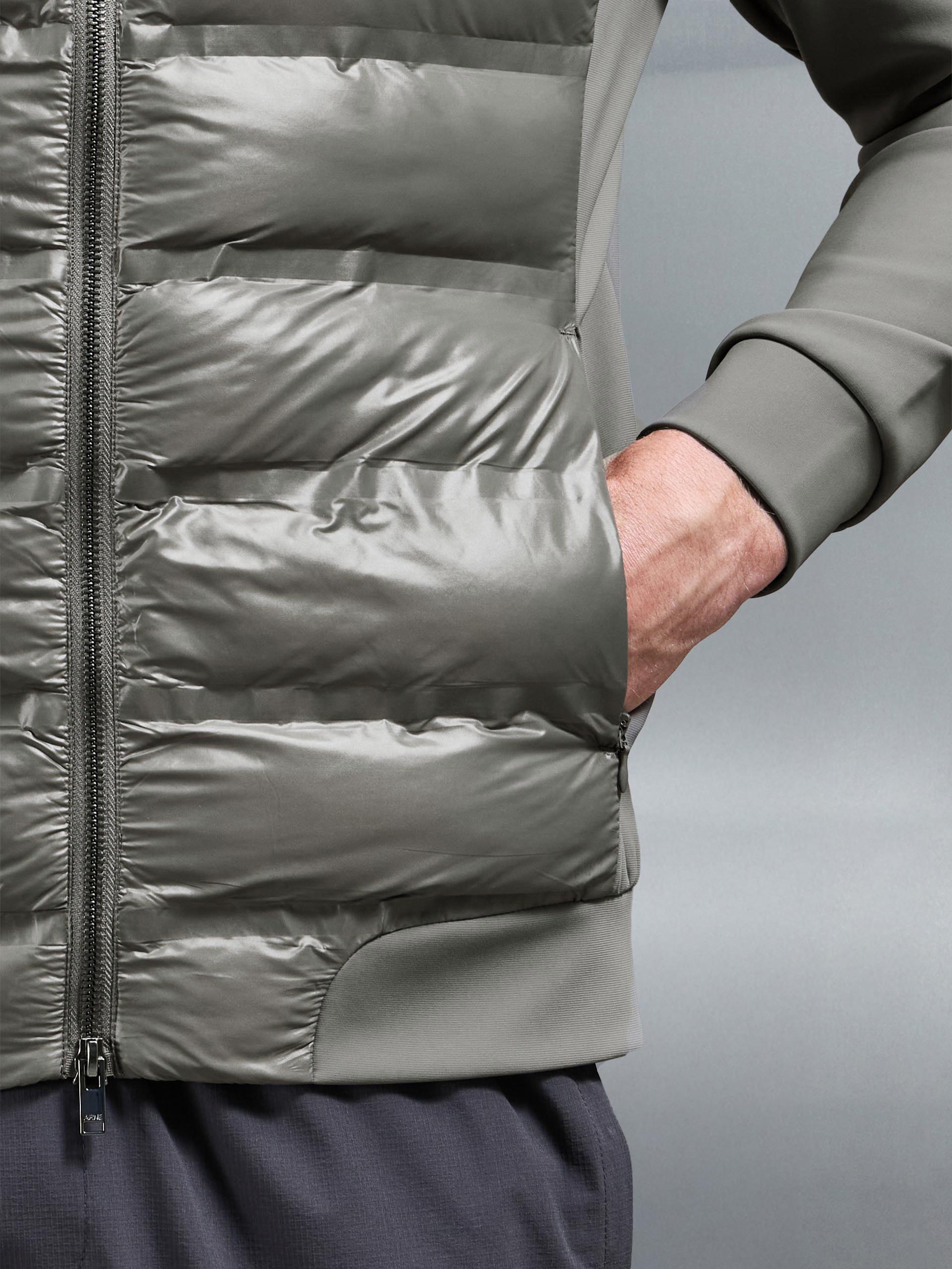 Hybrid Puffer Jacket in Olive