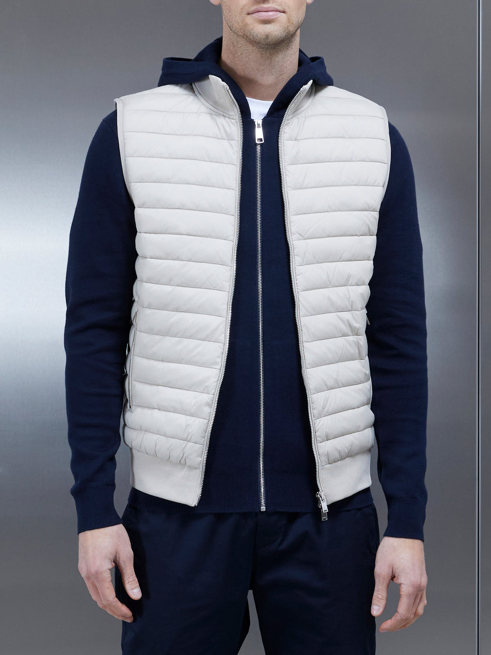 Quilted Hybrid Gilet in Stone