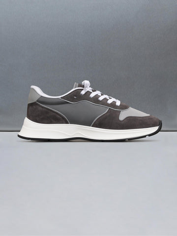 Hybrid Runner in Taupe