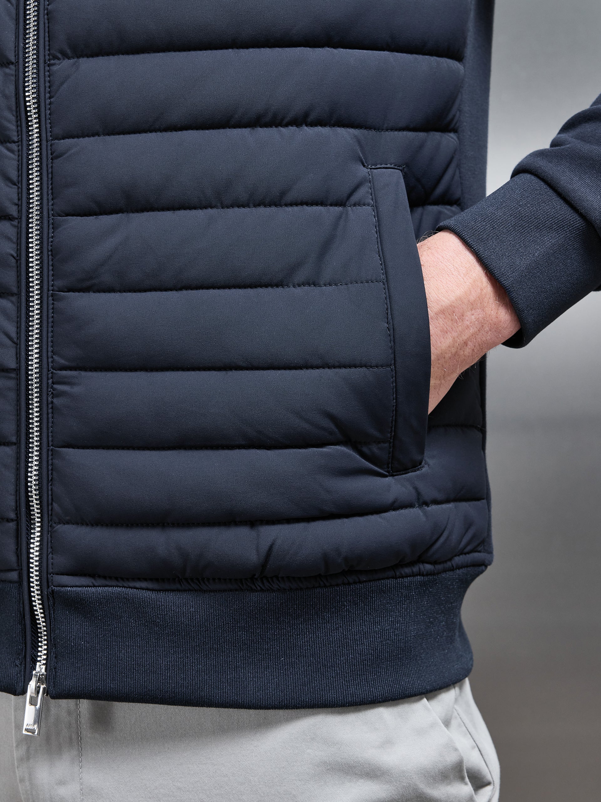 Hybrid Quilted Windbreaker in Navy