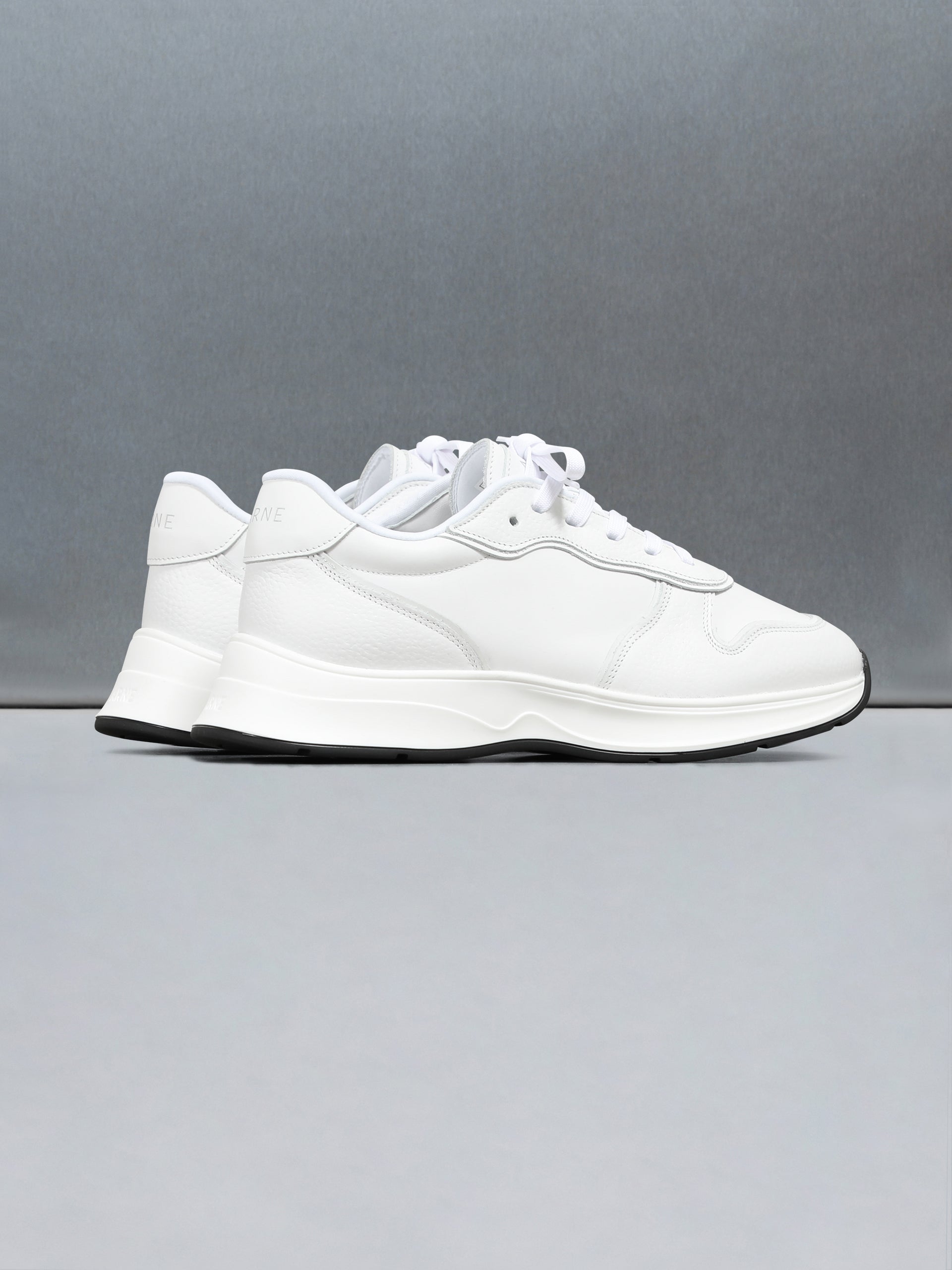 Hybrid Runner in Triple White