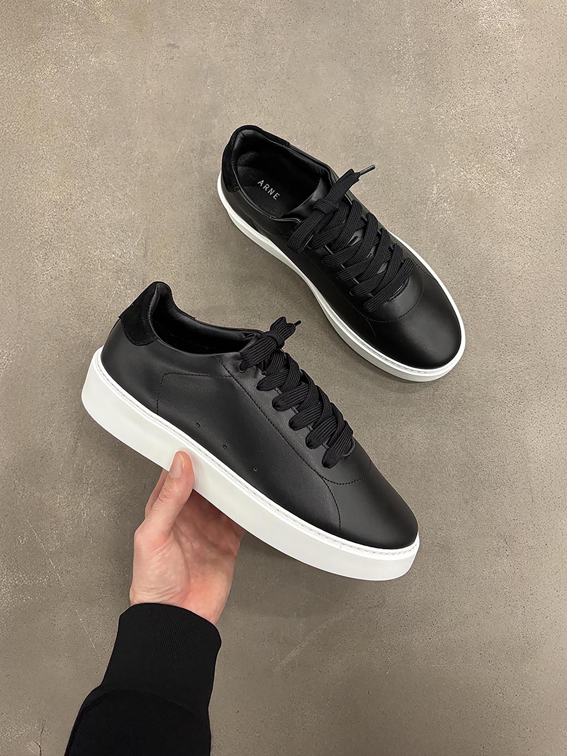 Everyday Leather Trainer in Black