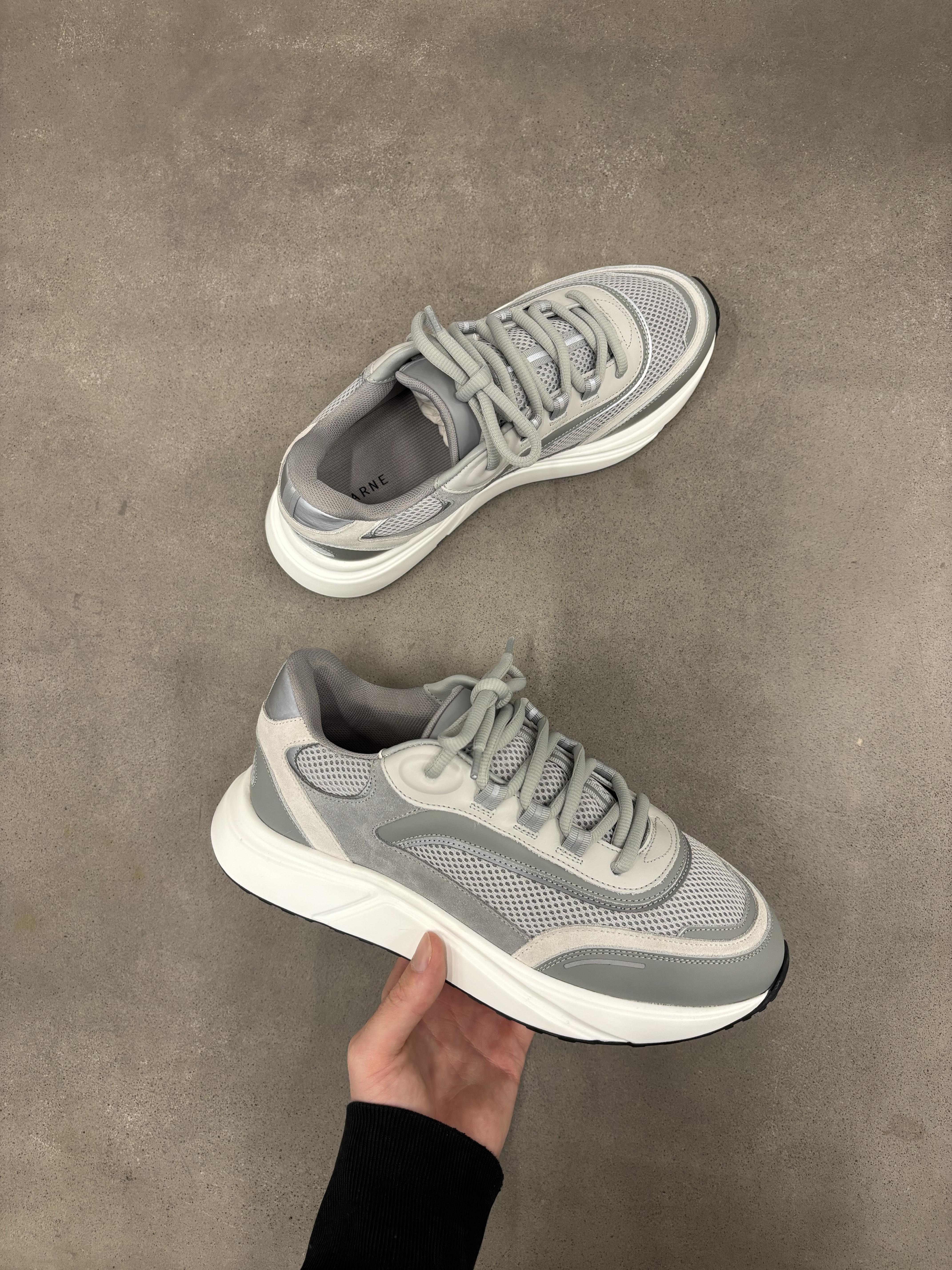 Technical Runner 2.0 in Grey