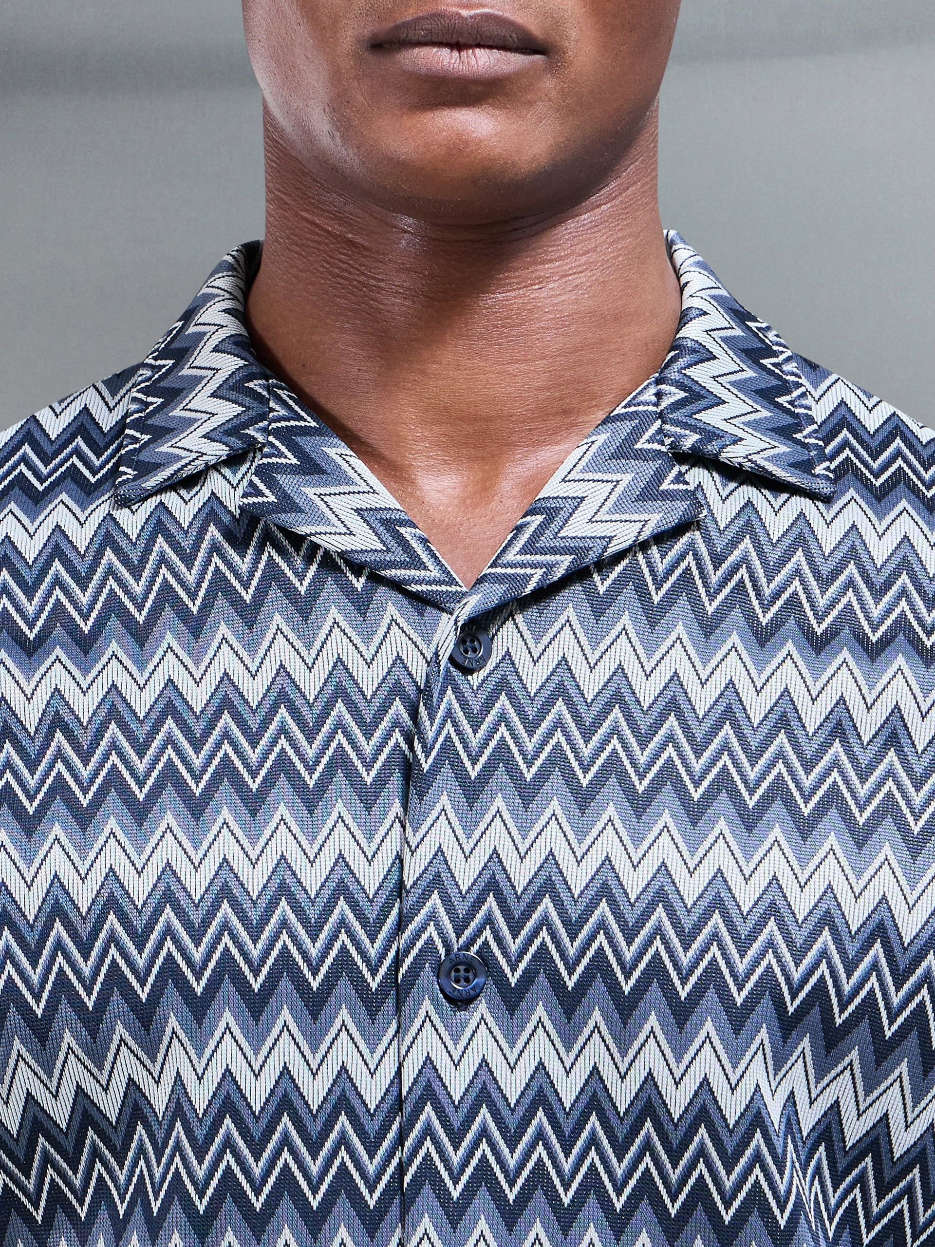 Interlock Textured Zig Zag Revere Collar Shirt in Navy