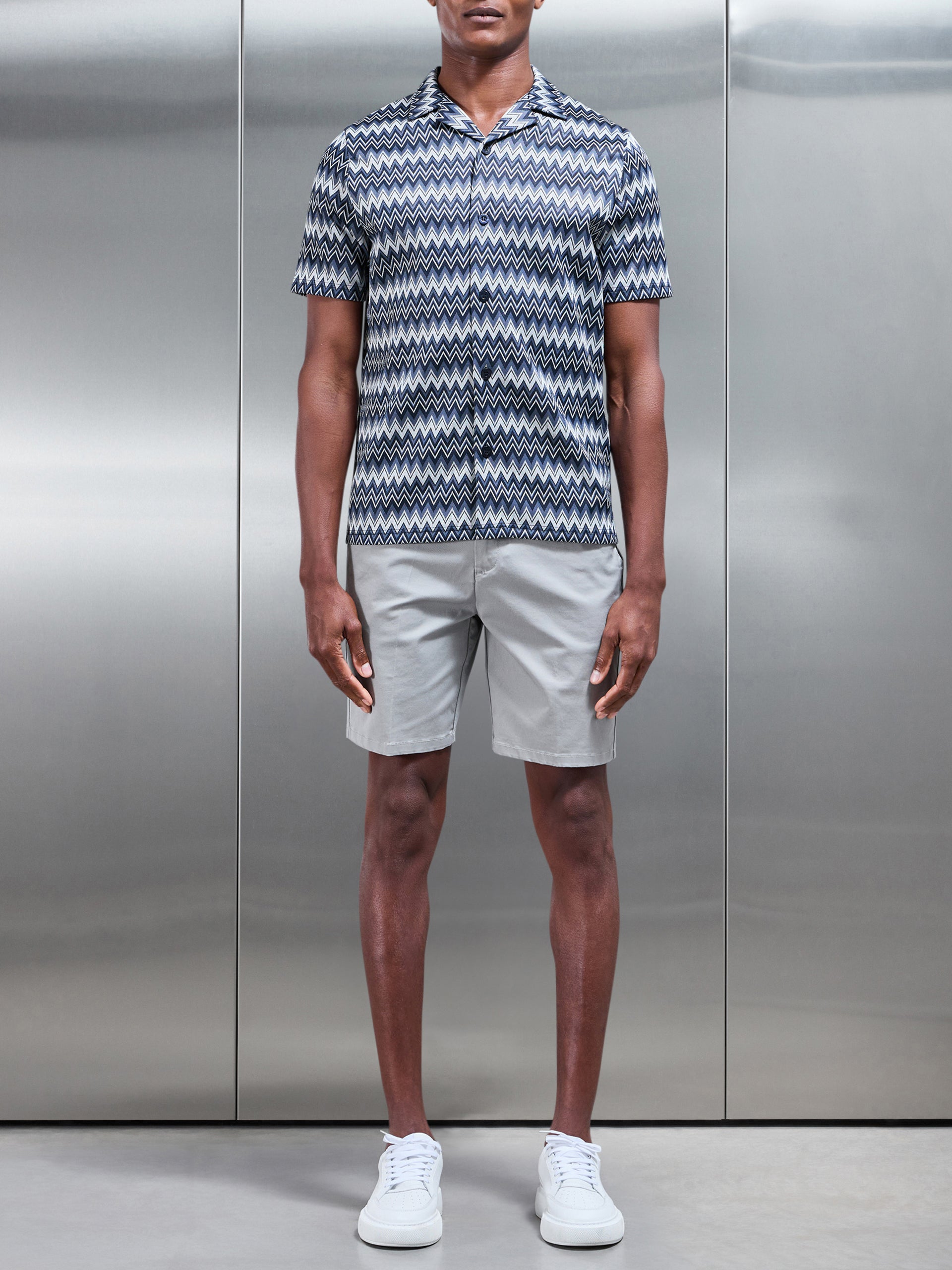 Interlock Textured Zig Zag Revere Collar Shirt in Navy