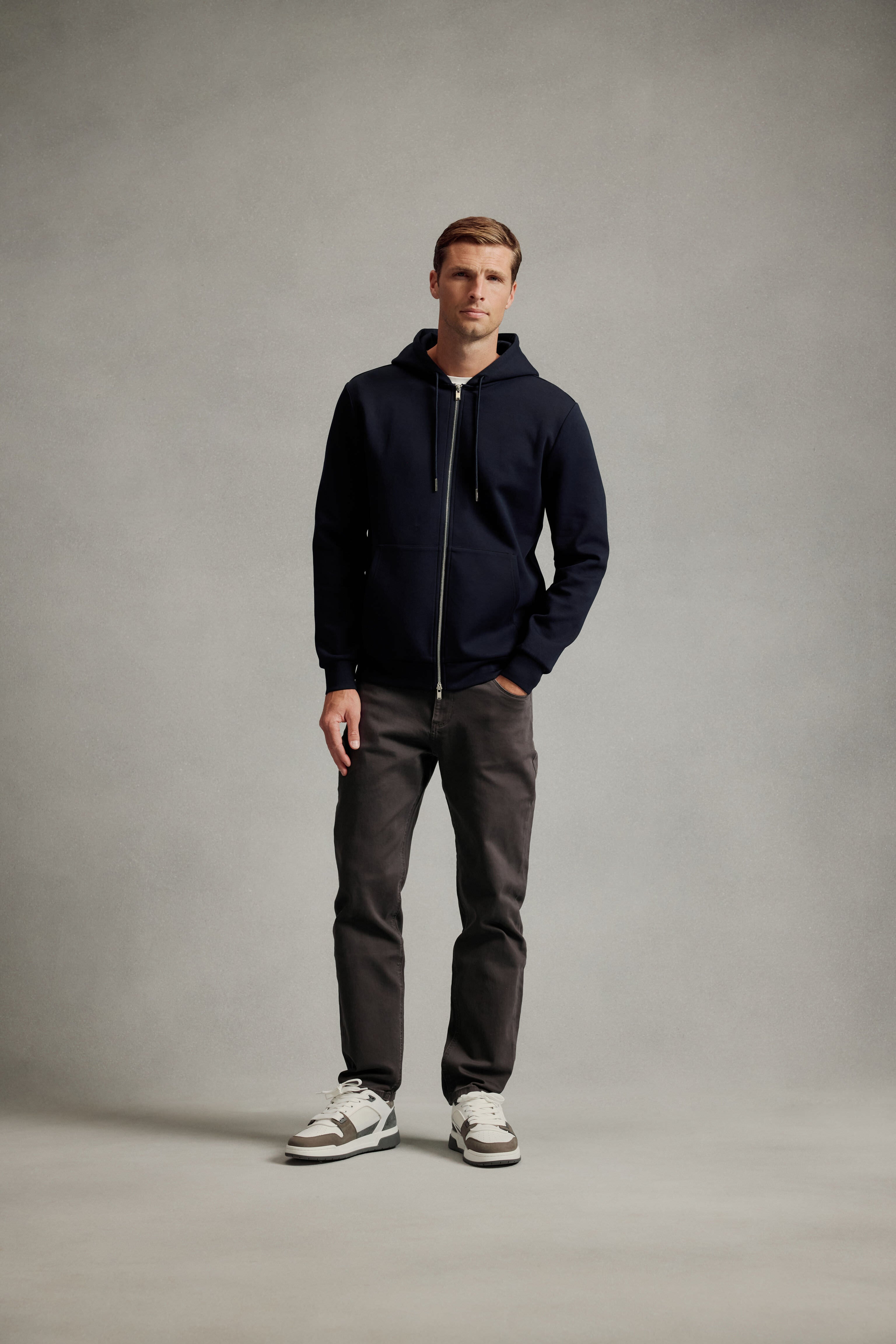 Straight Leg Denim Jeans in Grey