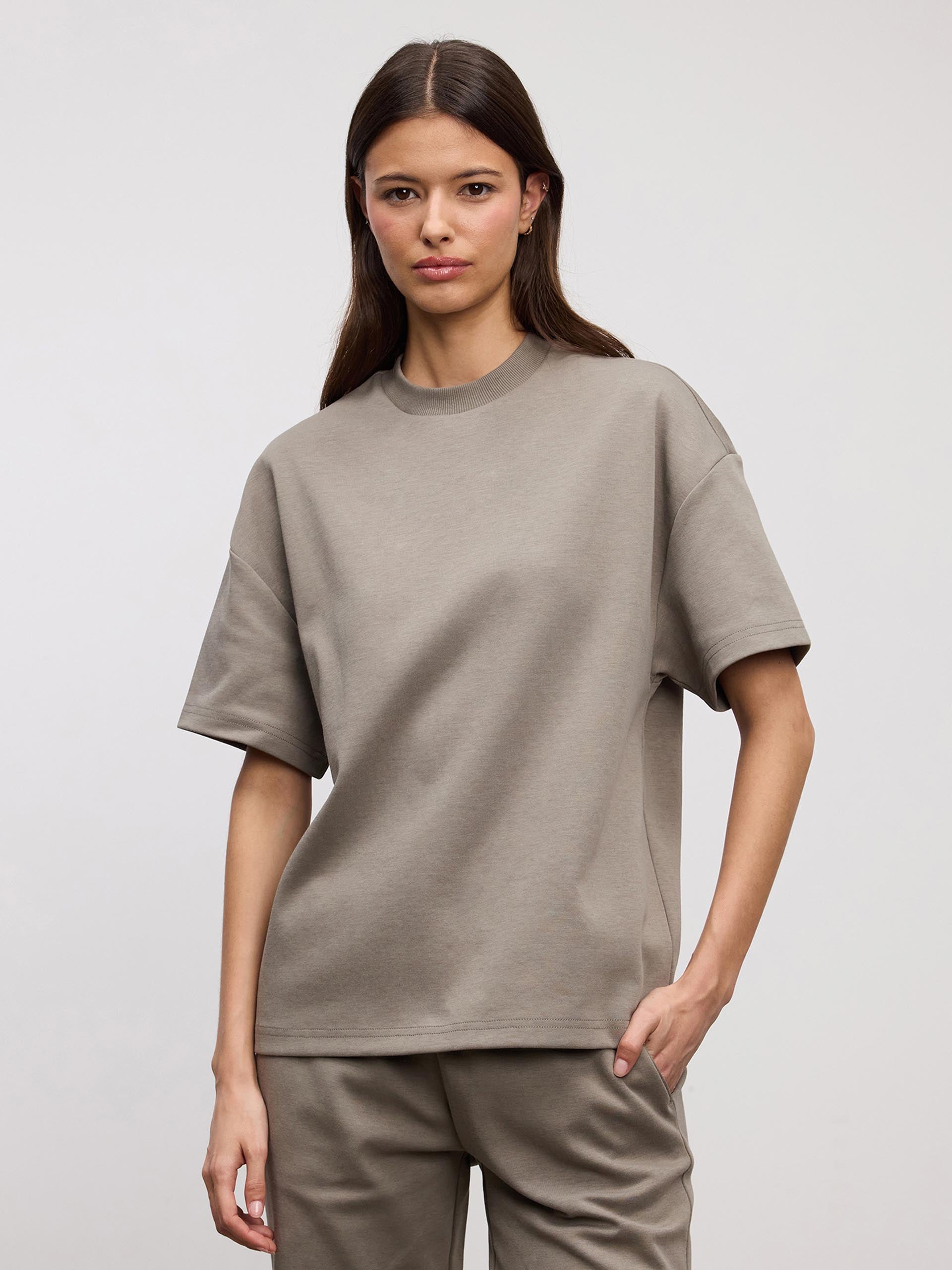 Womens Interlock Relaxed T-Shirt in Olive
