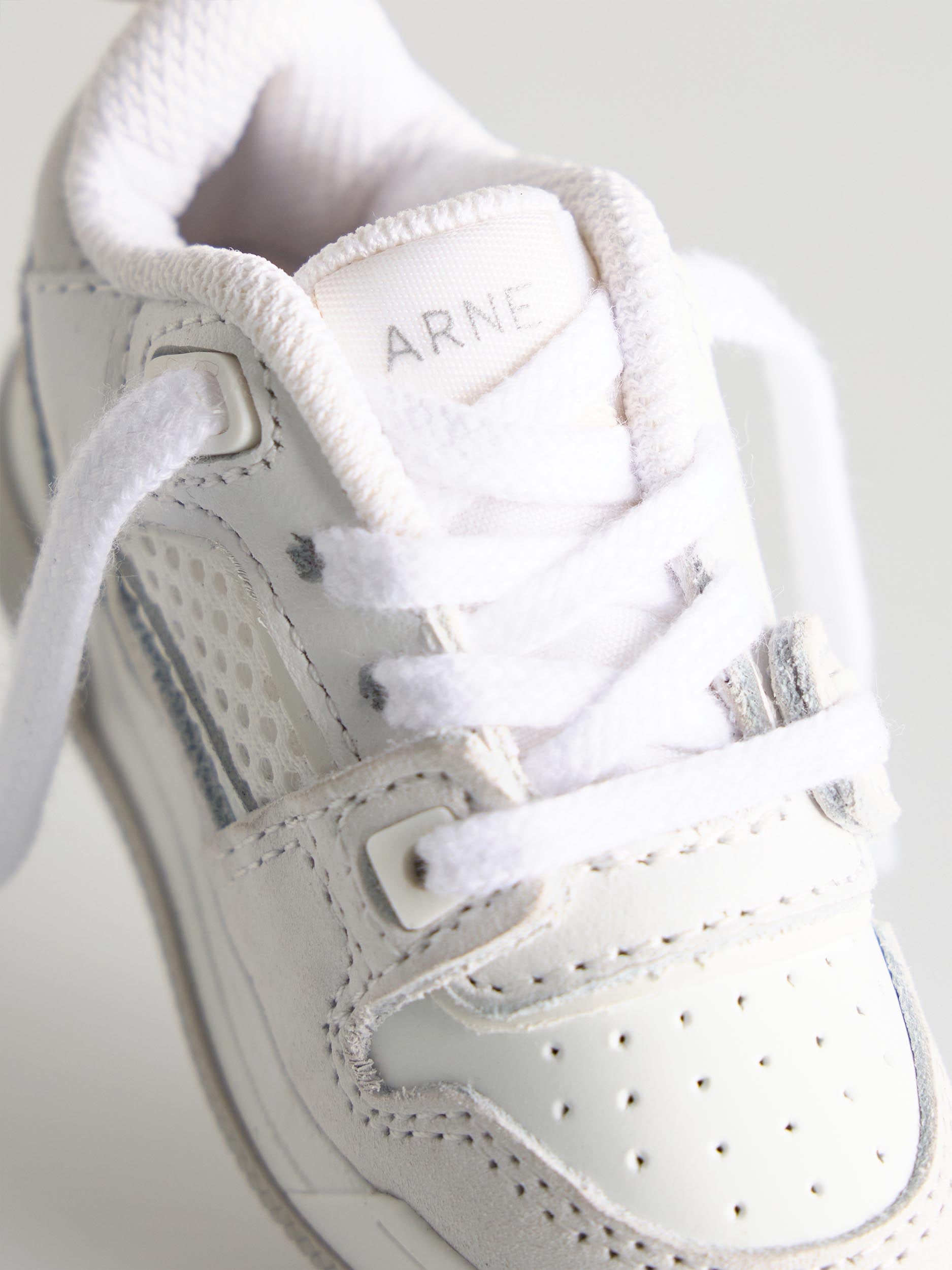 Basket Trainer Keychain in White Grey