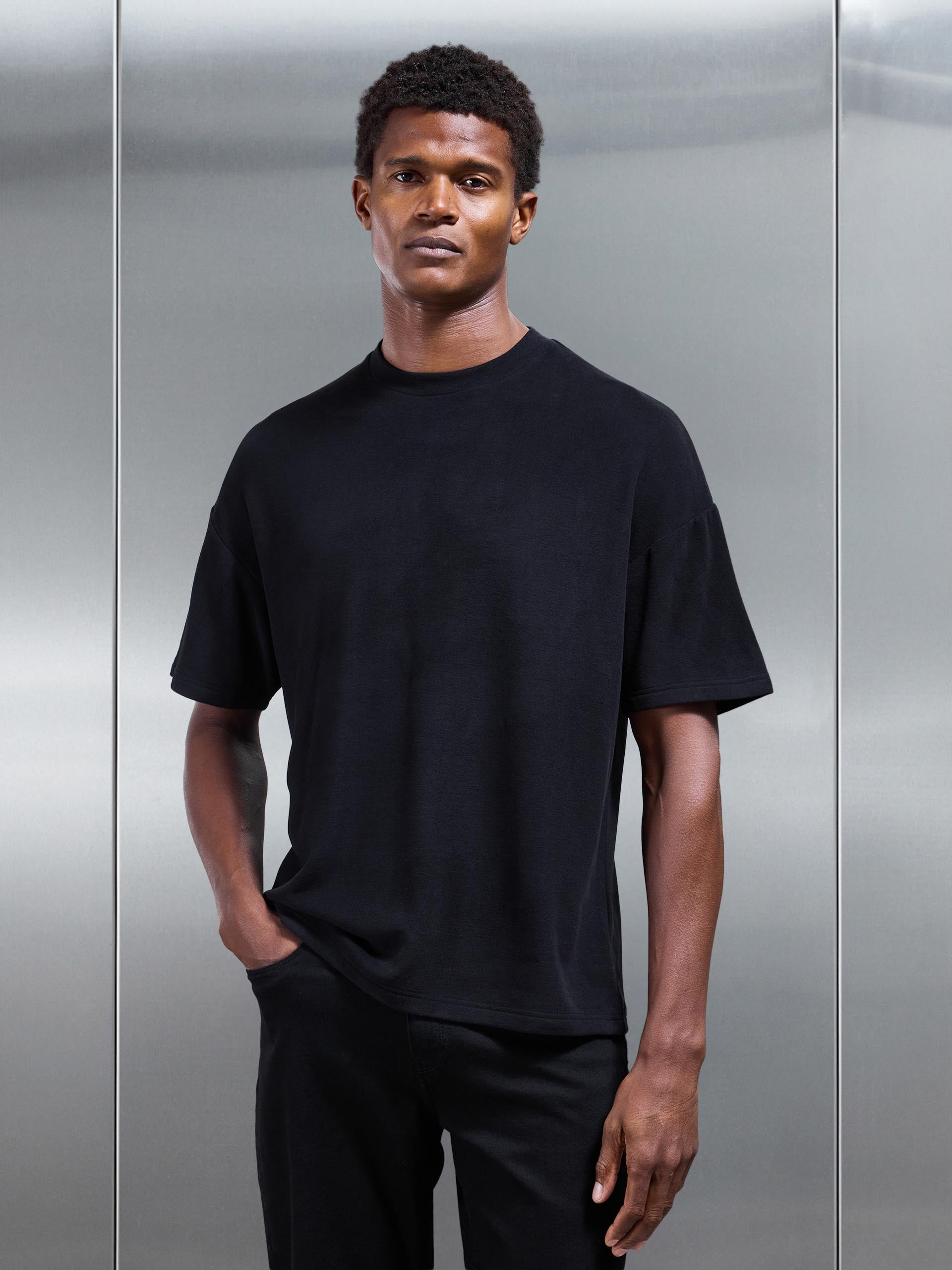 Knitted Textured Relaxed Fit T-Shirt in Black
